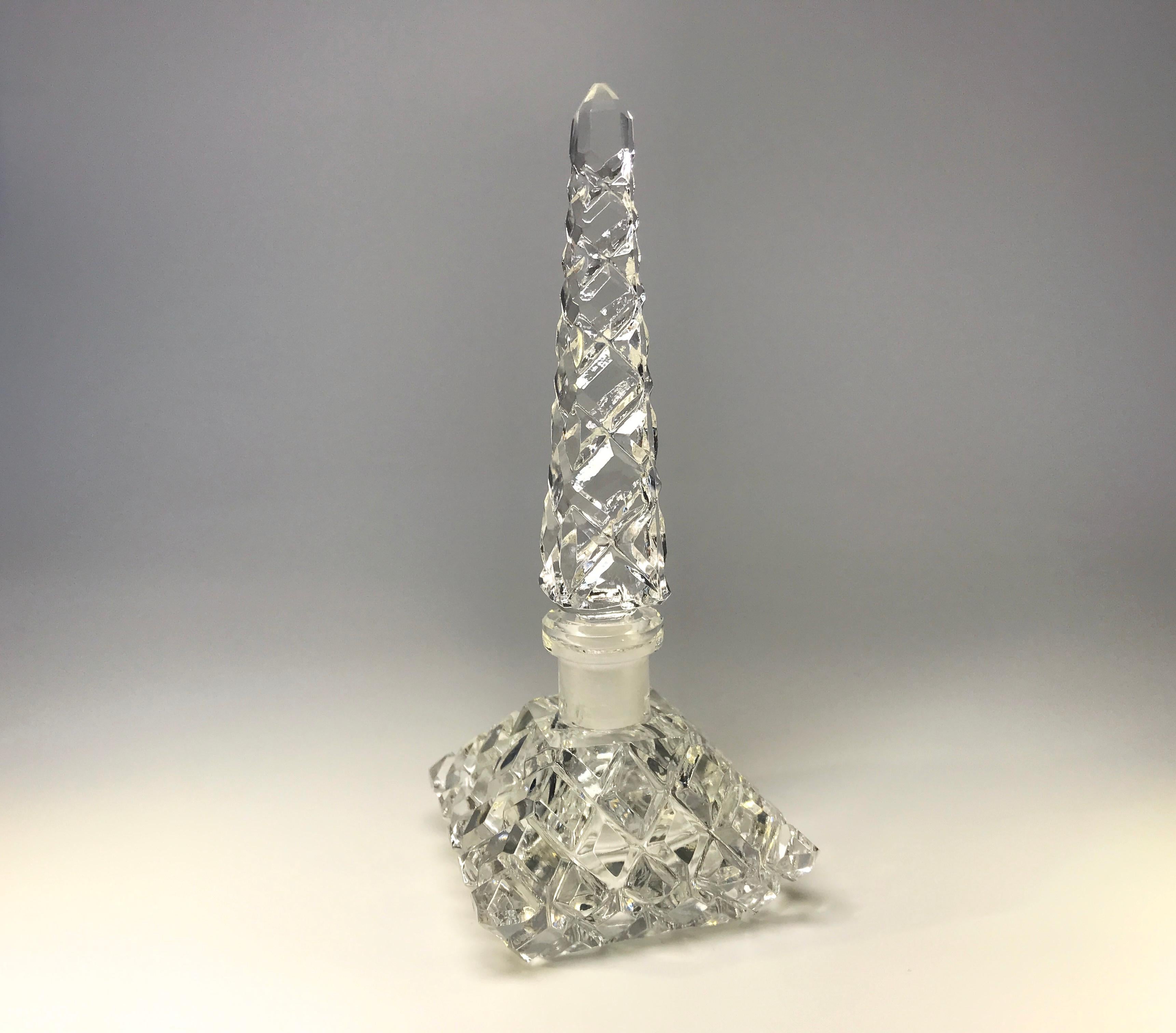 Elegant Czech Crystal Clear Cushion Perfume Bottle Tall Spire Stopper circa 1930 In Good Condition In Rothley, Leicestershire