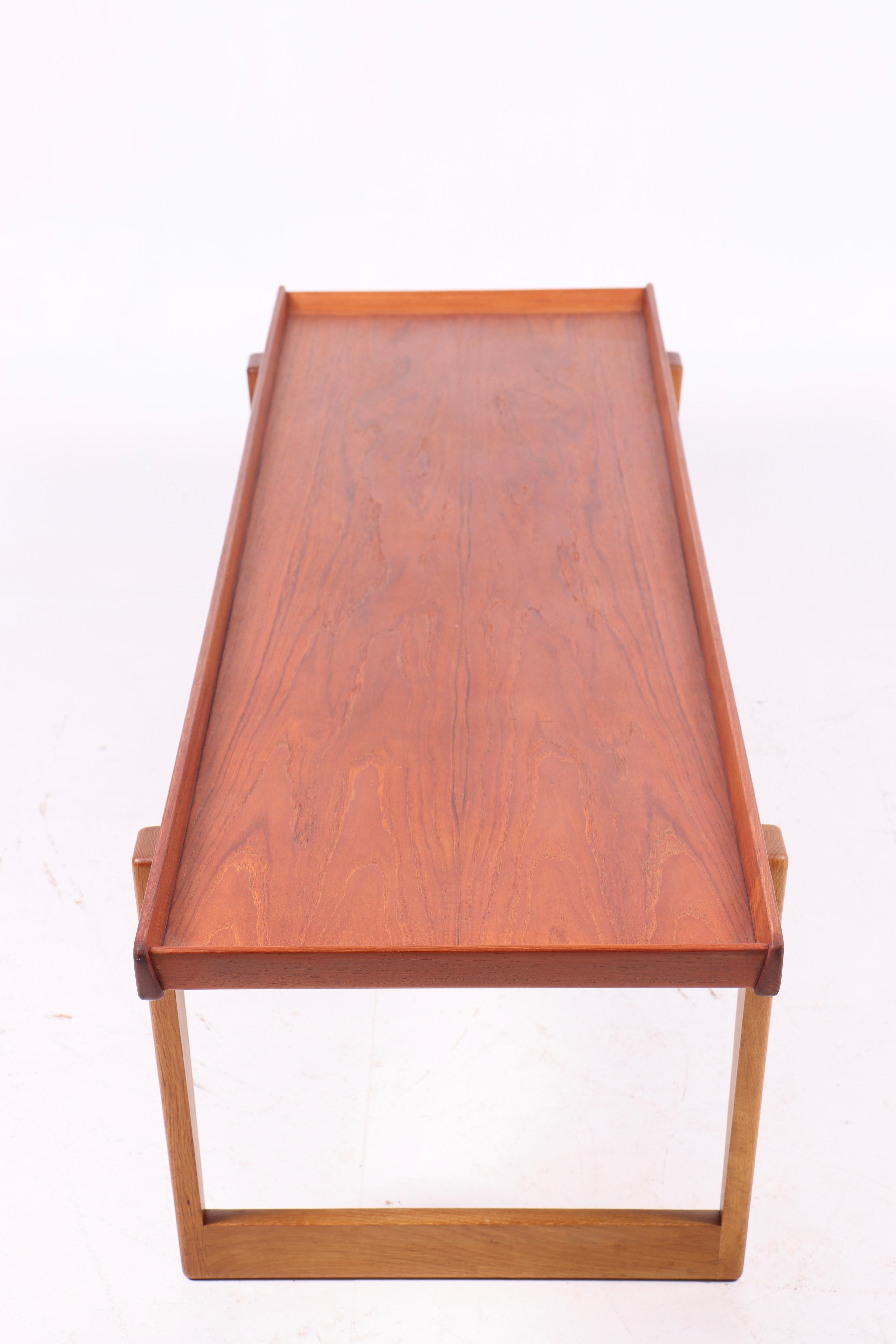 Elegant Danish 1960s Coffee Table in Teak with Solid Oak Legs - Mid-Century Mode 2