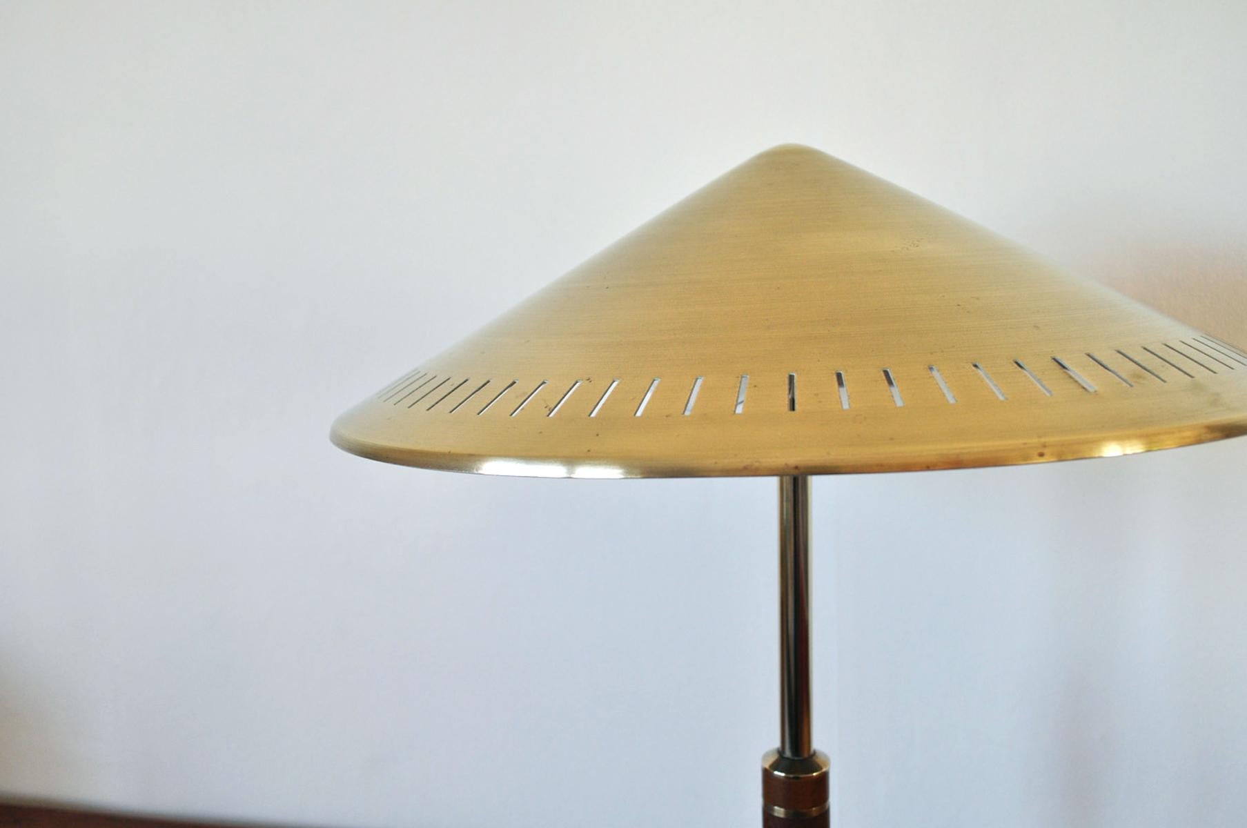 Elegant Danish Brass Table Lamp from Lyfa Designed by Bent Karlby In Excellent Condition In Vordingborg, DK
