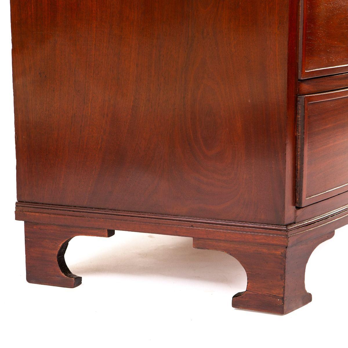 Elegant coffre danois Louis XVI en acajou en vente 6