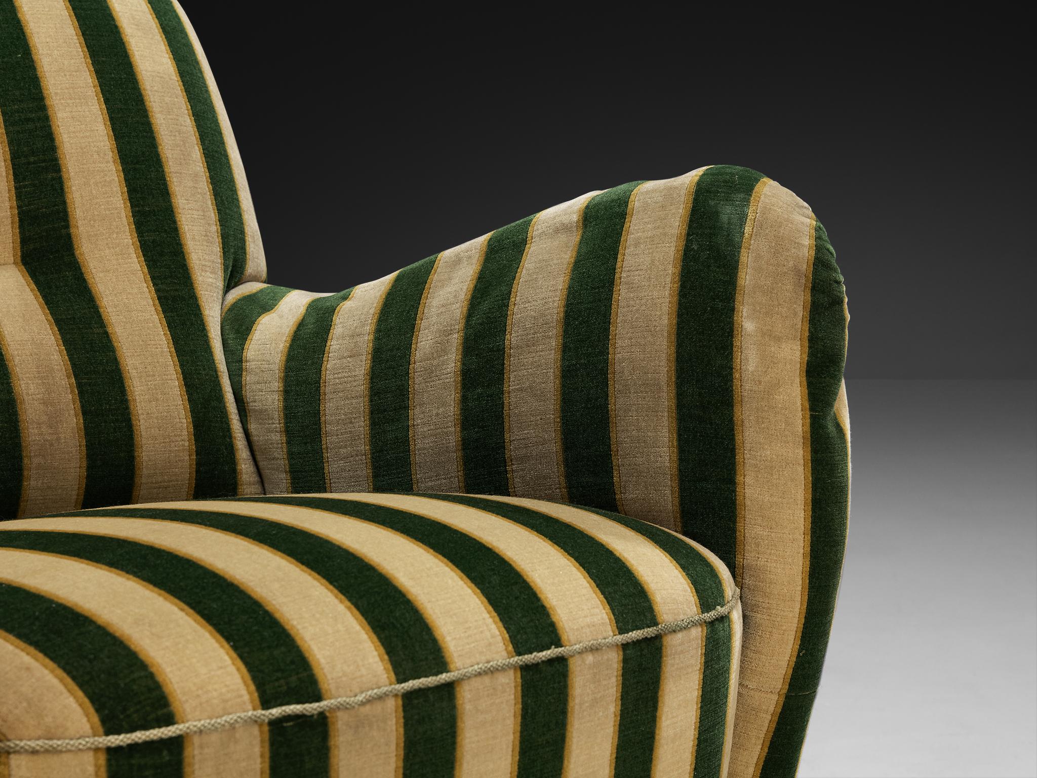 Elegant Danish Lounge Chair in Striped Fabric In Good Condition For Sale In Waalwijk, NL