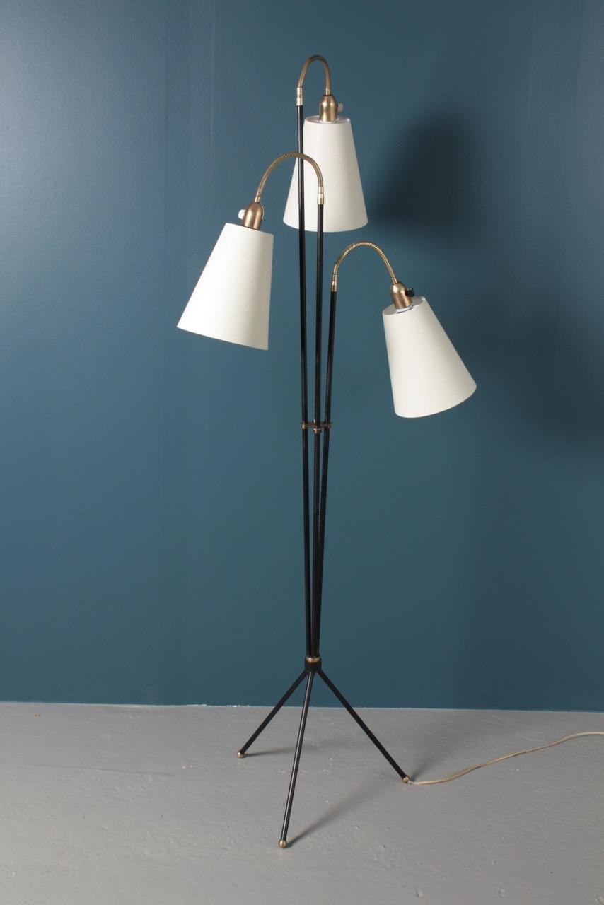 Elegant Danish Midcentury Floor Lamp by Holm Sorensen, Danish Design, 1950s For Sale 1