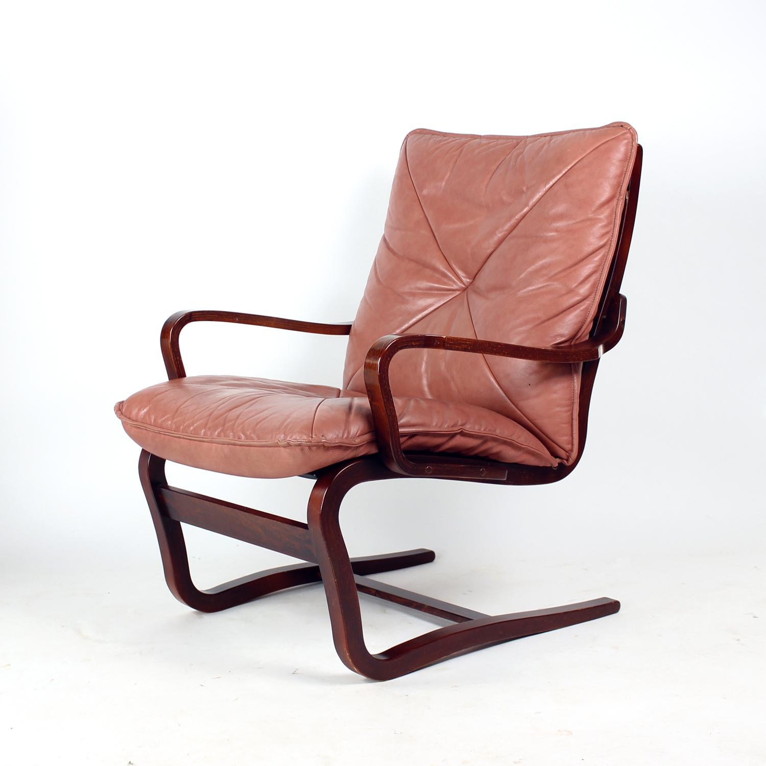 Mid-Century Modern Elegant Danish Modern Armchair By J.M. Birks & Co, Copenhague en vente