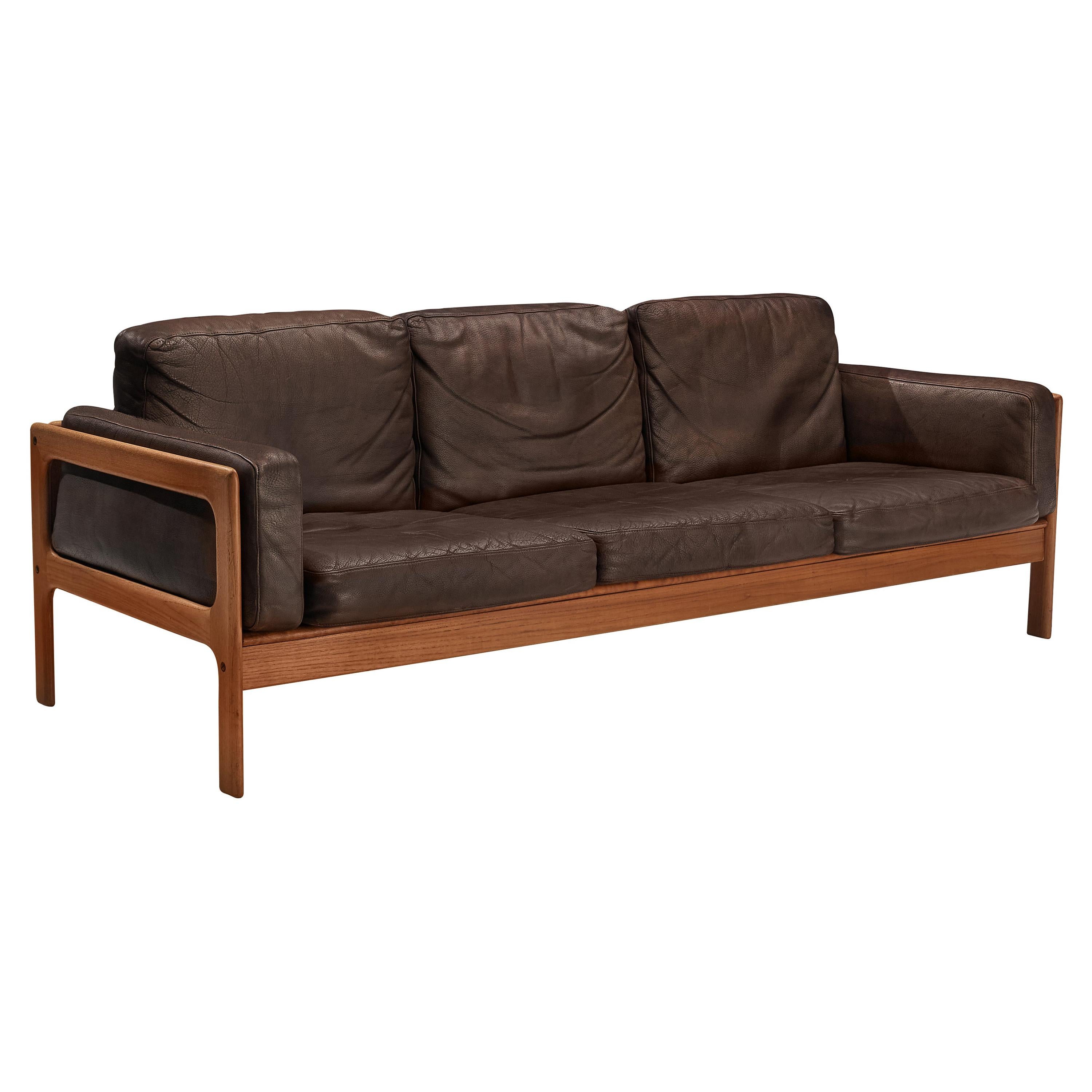 Elegant Danish Sofa in Brown Leather For Sale at 1stDibs