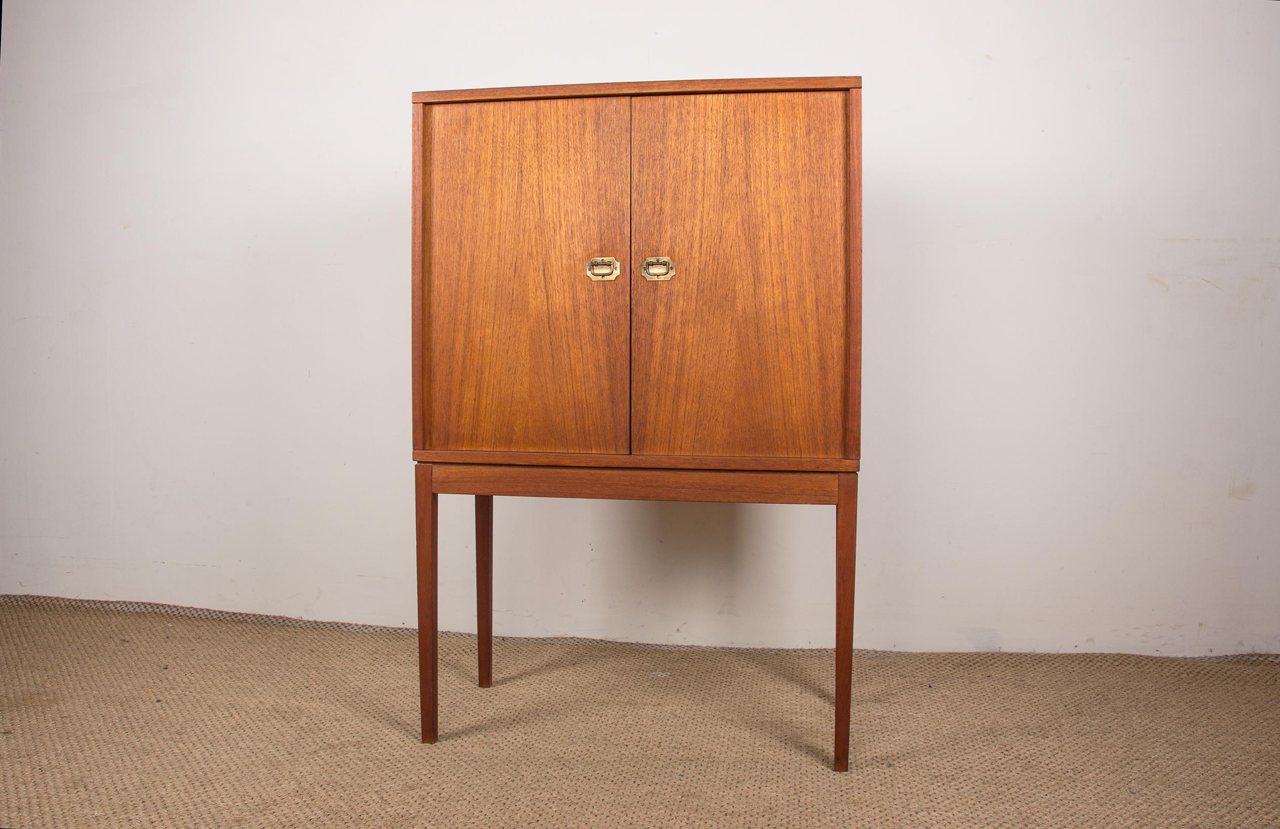 Scandinavian Modern Elegant Danish Teak Bar Cabinet, 1960