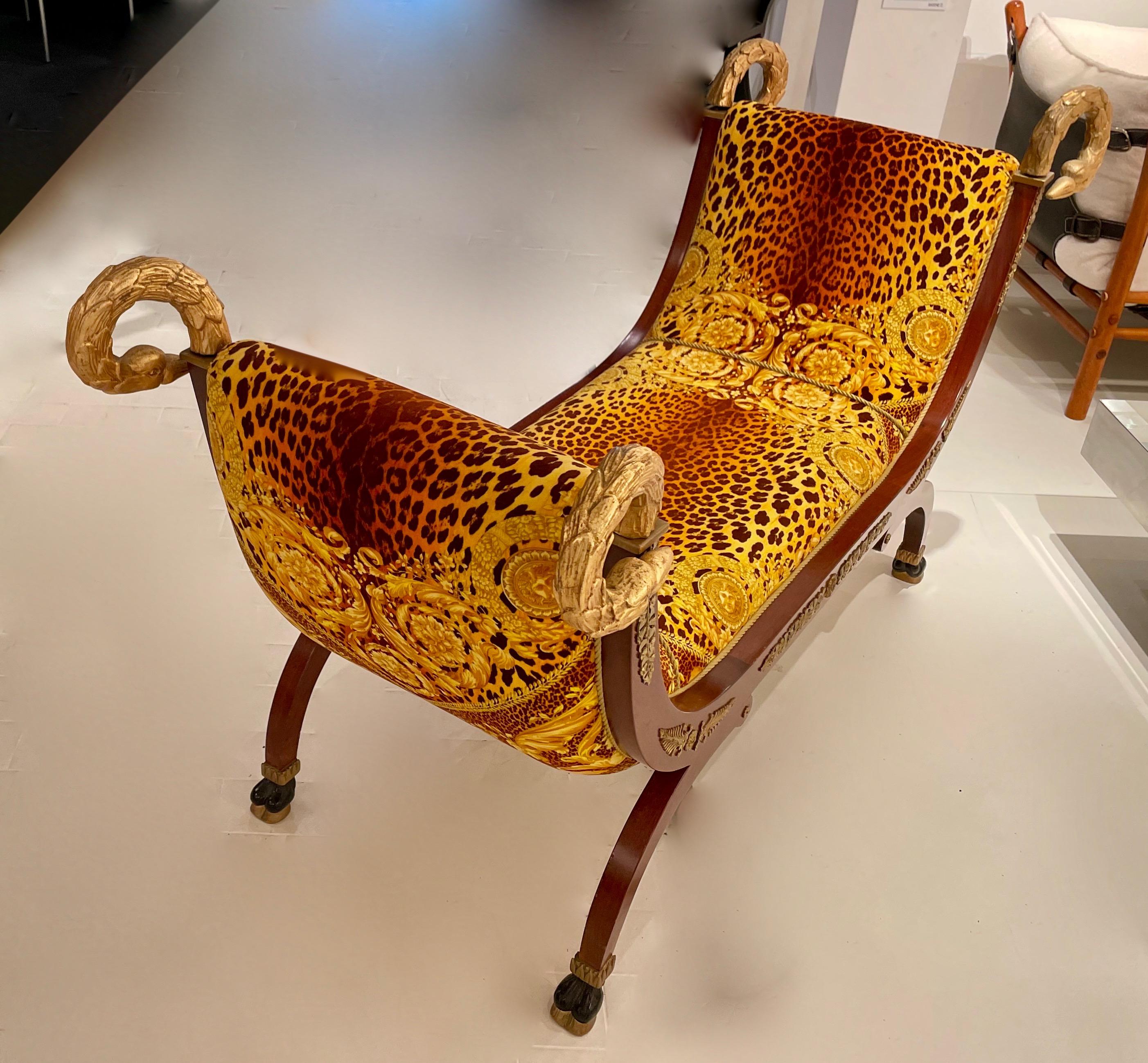 Late 20th Century Elegant Daybed Beautifully Carved and Covered With Versace Fabric, Versace Italy