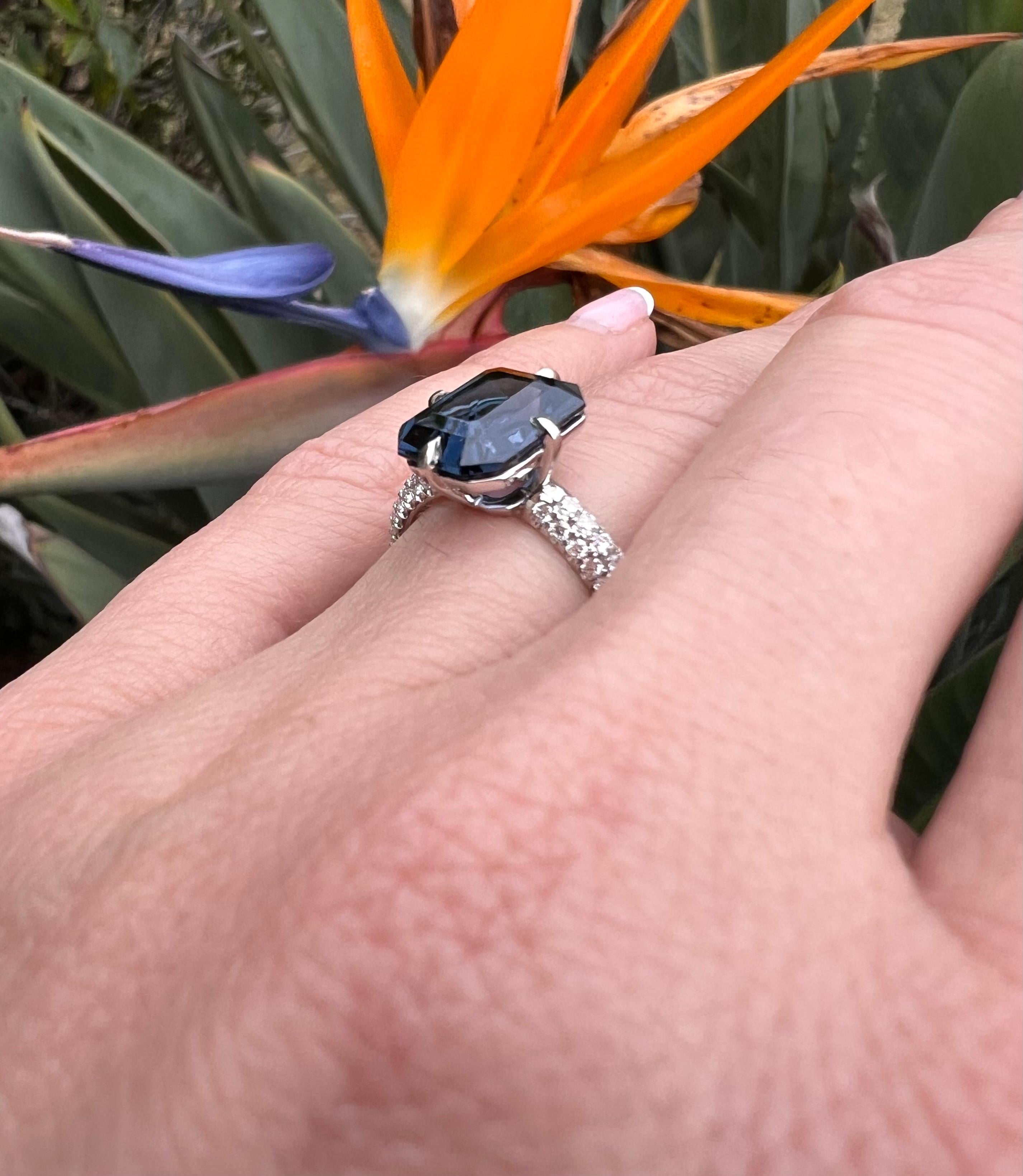 Elegant Deep Blue Spinel Emerald Cut Platinum Ring with Micro-Pavé Diamonds For Sale 3