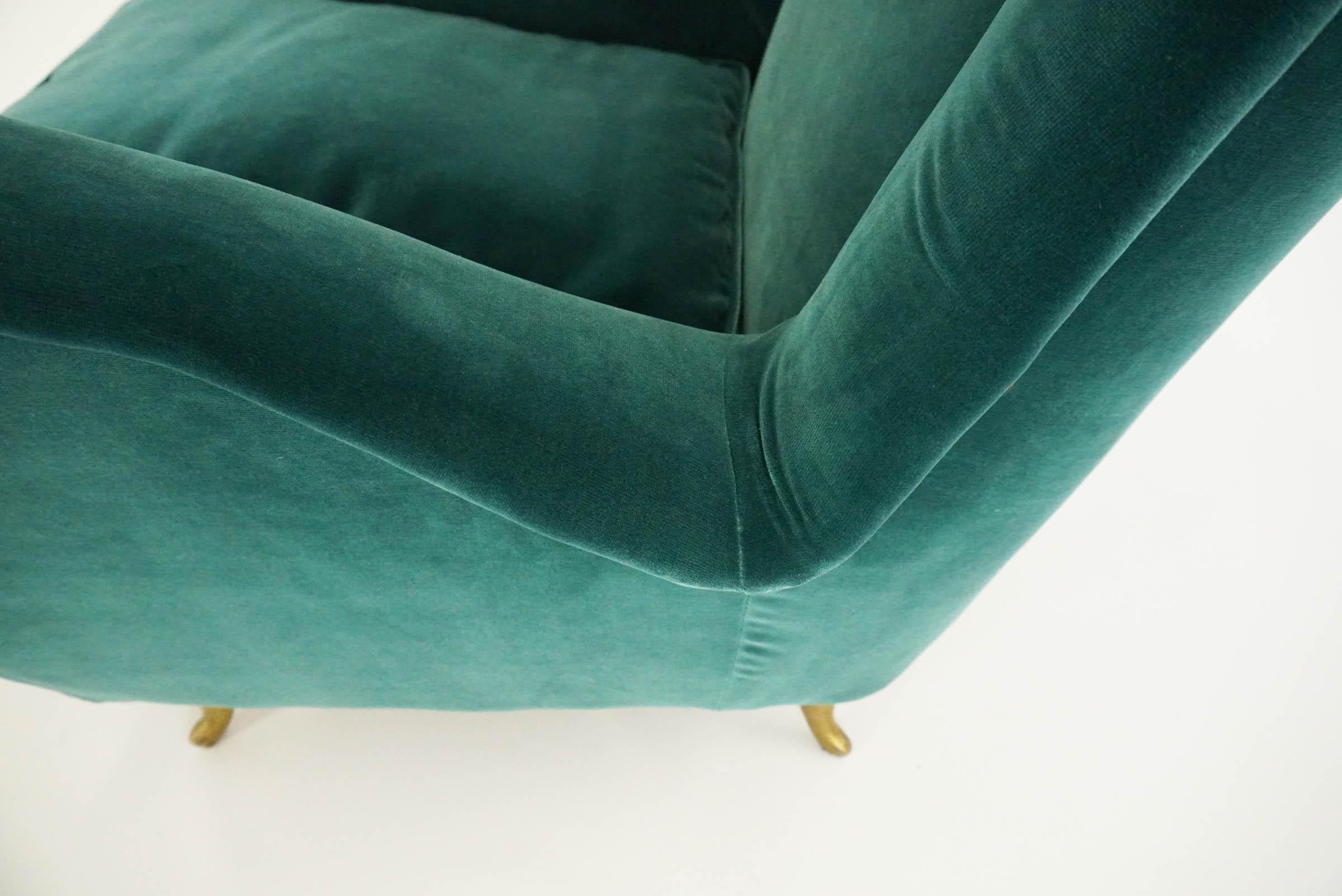 Elegant Deep Green Velvet for This Cozy Armchair Produced by ISA, Italy, 1959 In Good Condition In Morbio Inferiore, CH