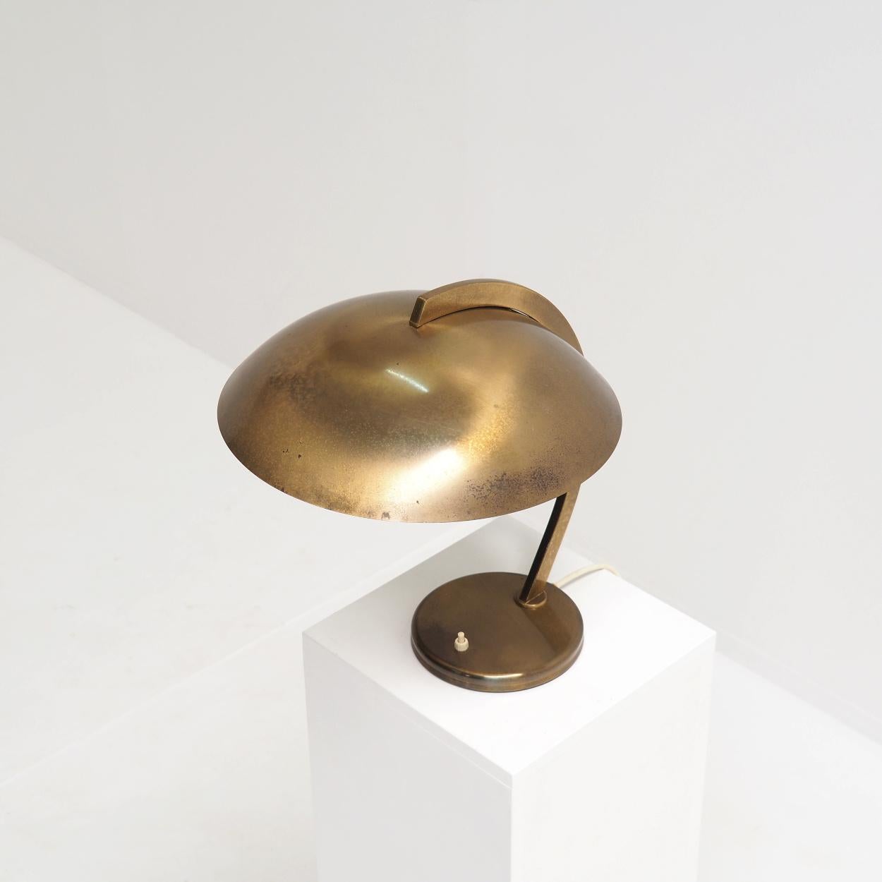 Bauhaus Elegant Desk- or Table Lamp desigend by Josef Brumberg en vente