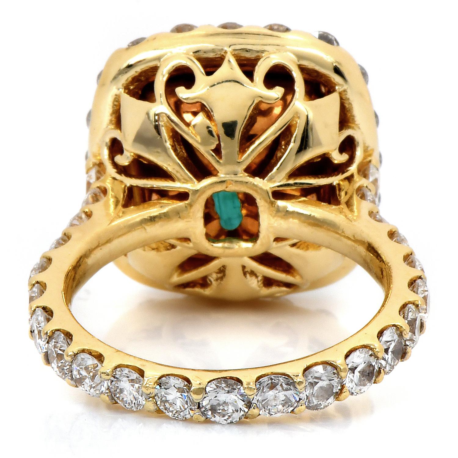 Elegant Diamond 8.08ct GIA Emerald 18k Yellow Gold Halo Cocktail Ring For Sale 1