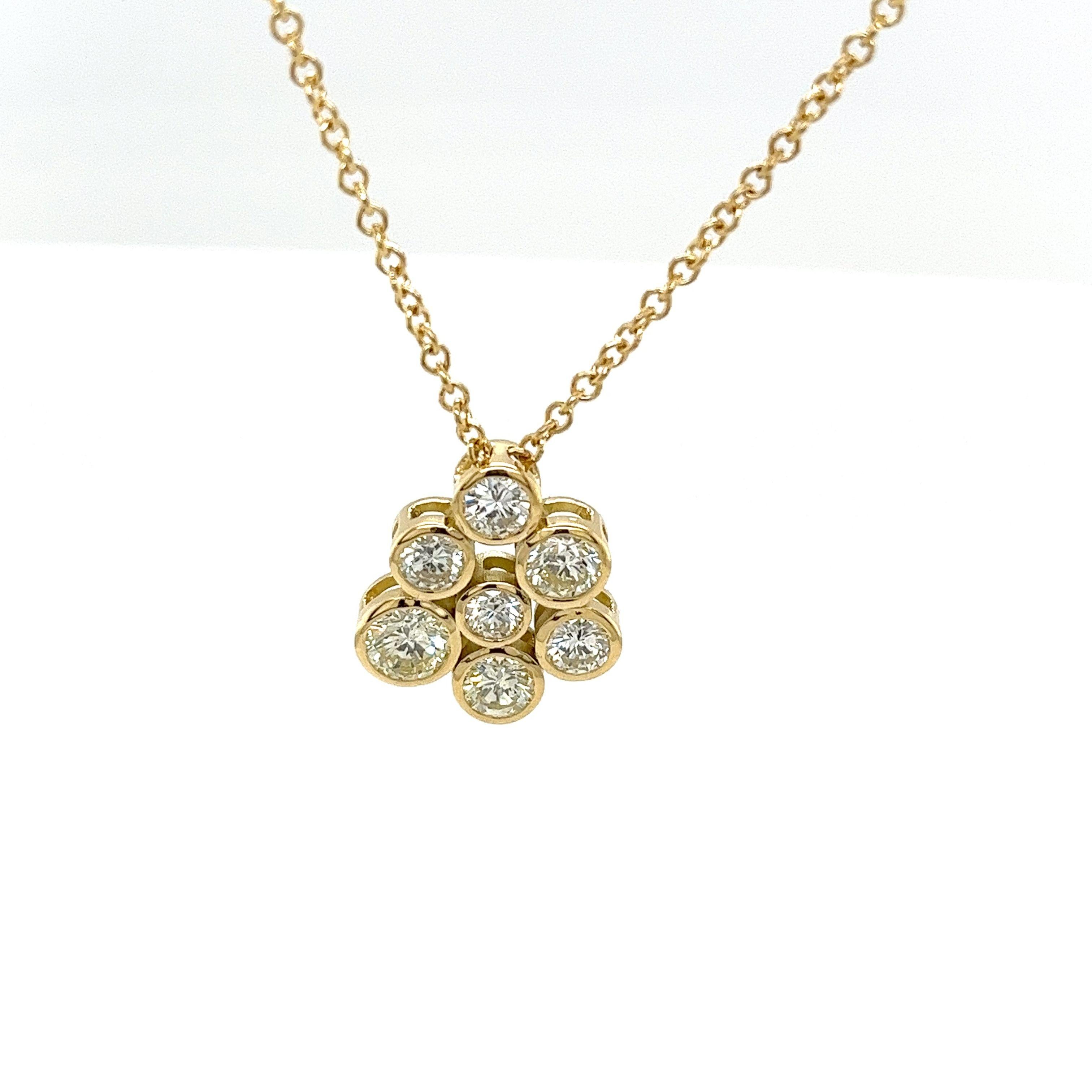 Donna Pendente Elegance Diamond 9 Stone, con diamanti naturali da 1,94 ct. incastonati in oro 18 ct. in vendita