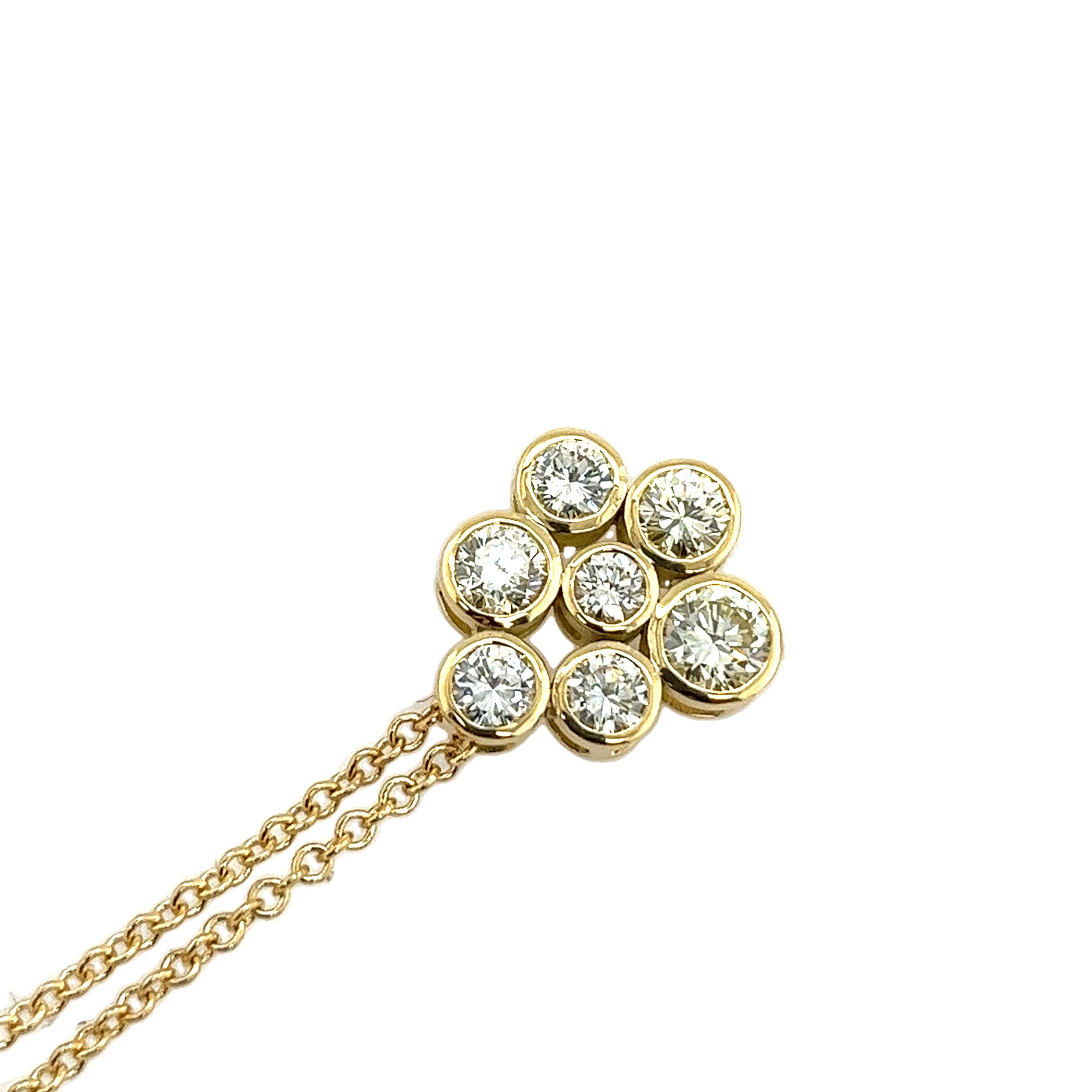 Pendentif élégant à 9 pierres serti de 1,94 carat de diamants naturels en or 18 carats en vente 2