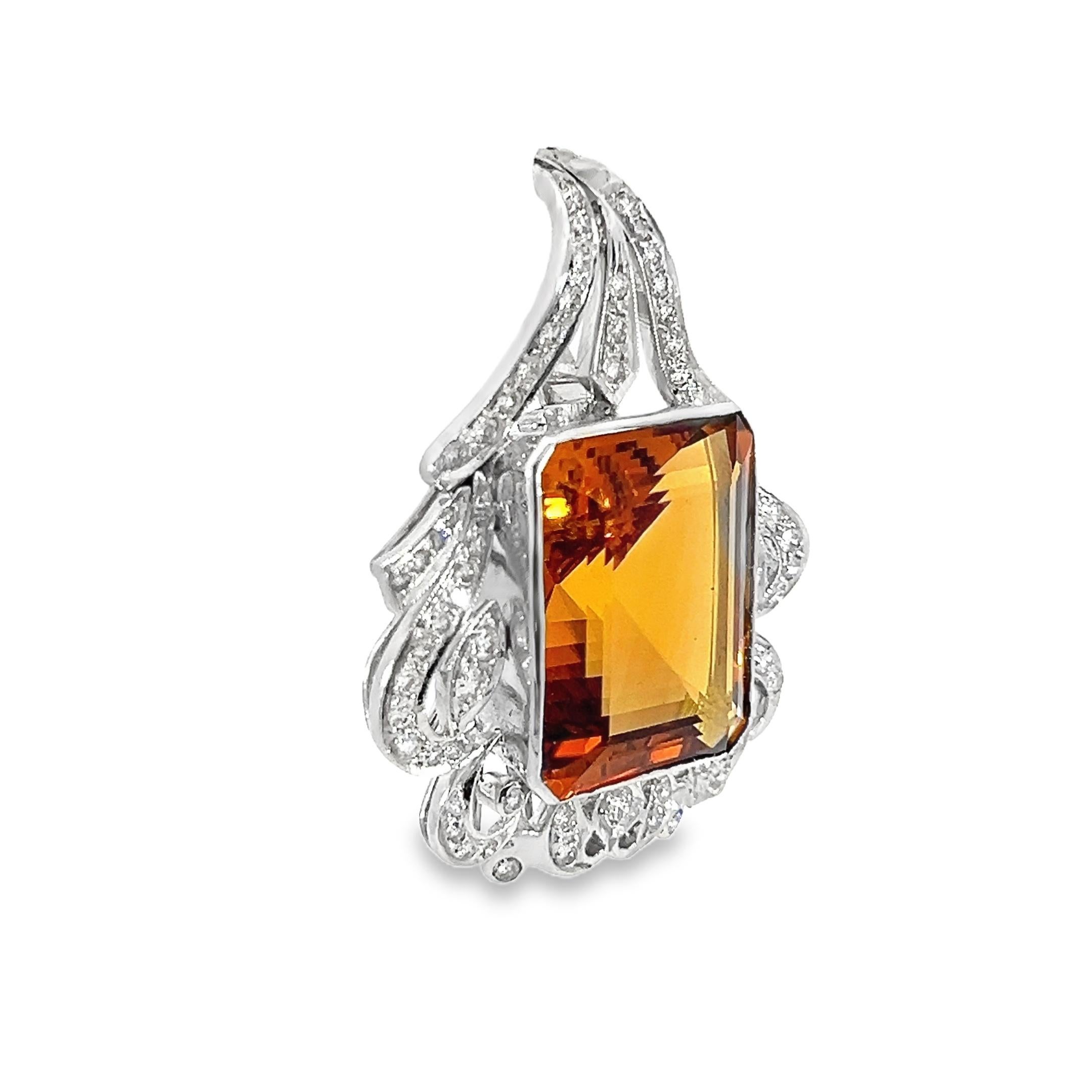 Taille mixte Pendentif Elegance en or blanc avec diamants et citrine en vente