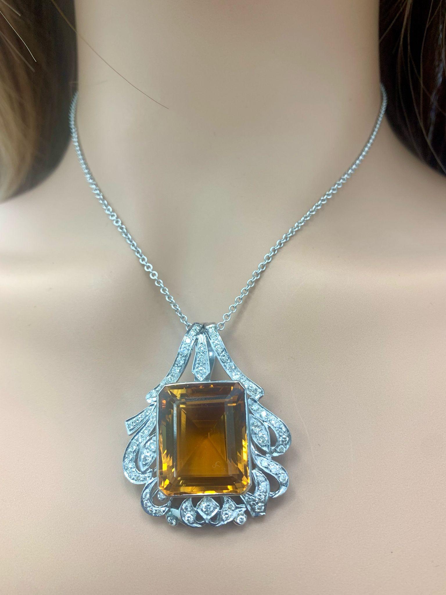 Pendentif Elegance en or blanc avec diamants et citrine en vente 2