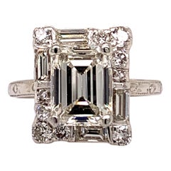 Antique Elegant Diamond and Platinum Engagement Ring