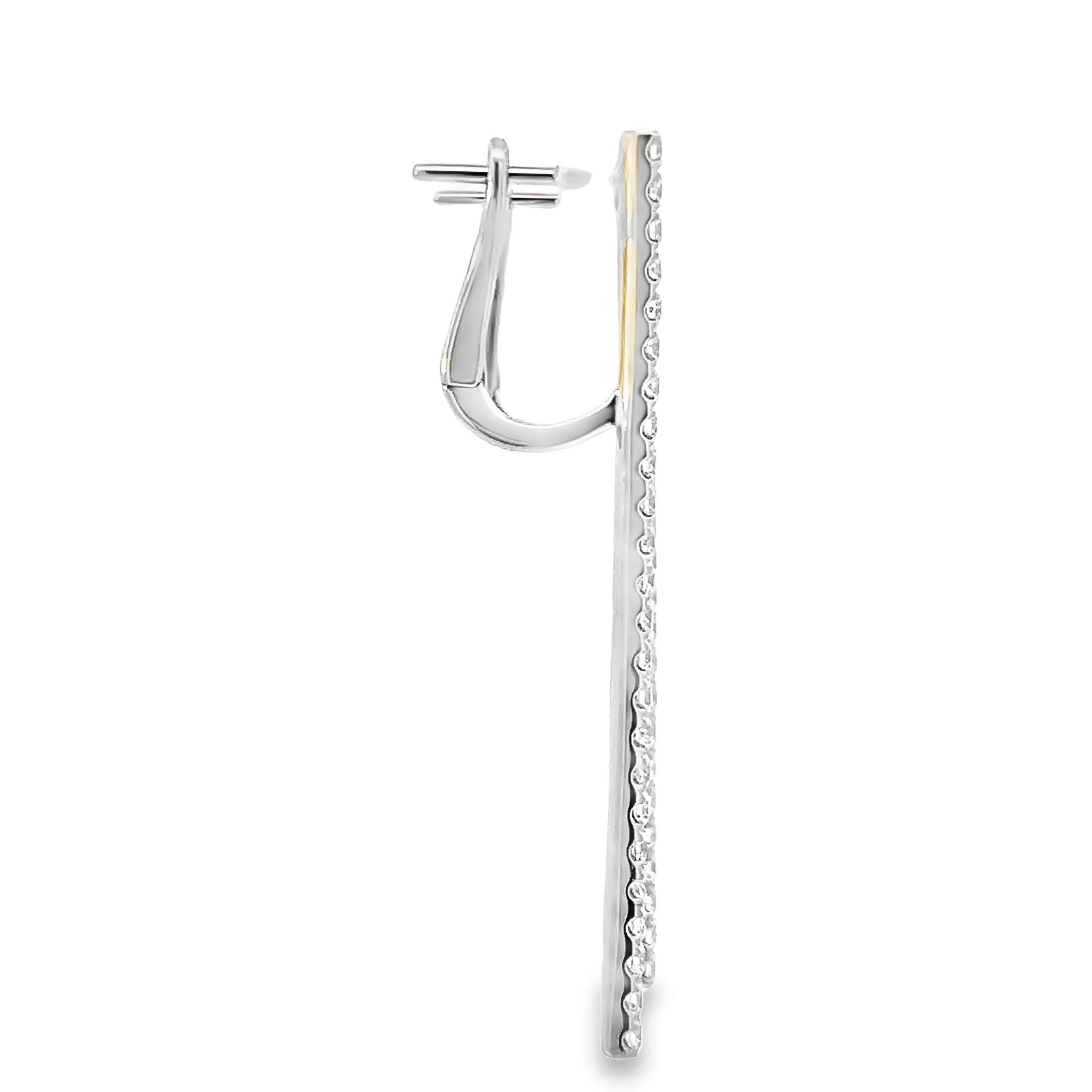 Eleganti orecchini a barretta con diamanti In condizioni Nuovo in vendita a Great Neck Plaza, NY