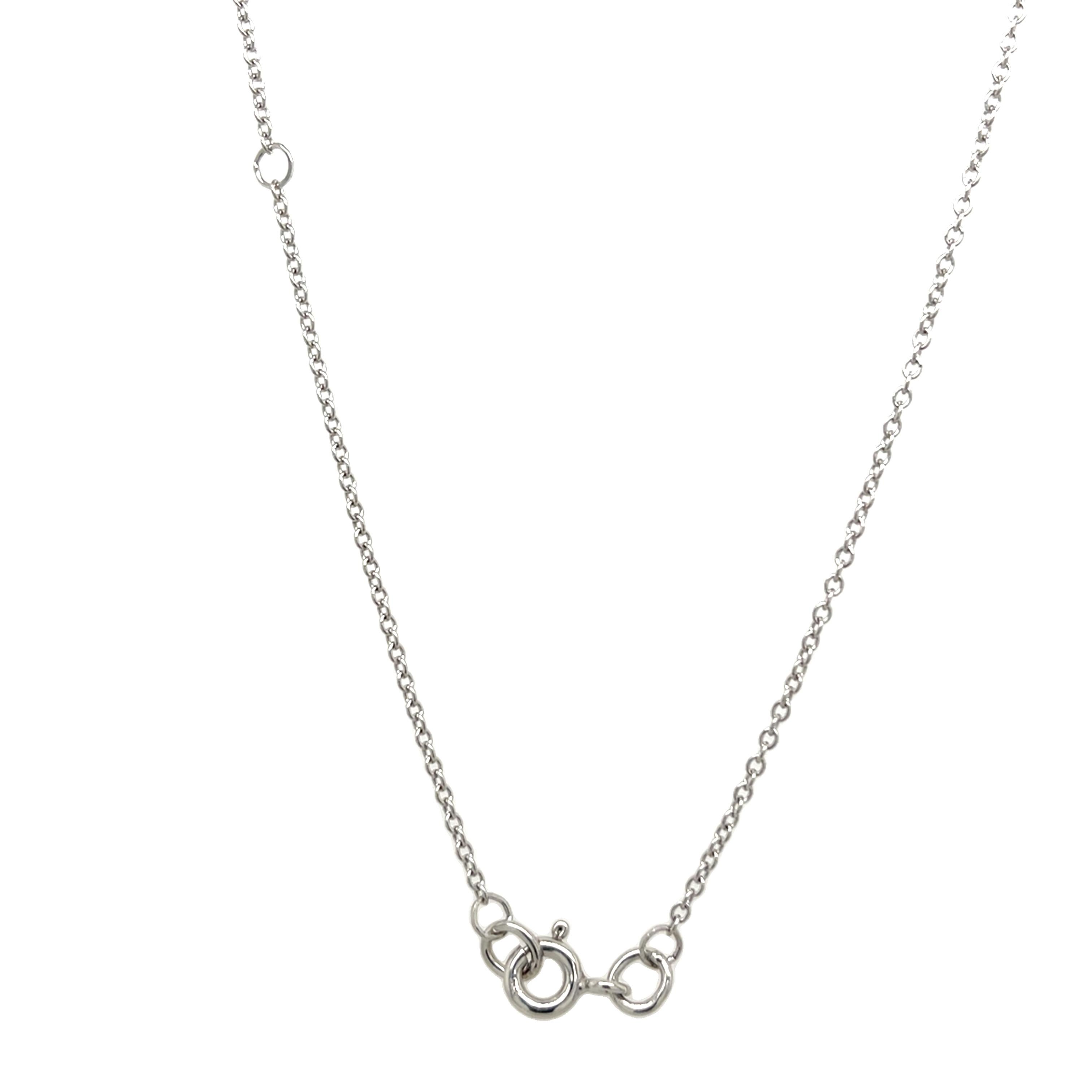 Eleganter Diamant-Anhänger mit Kreis des Lebens-Anhänger aus 9 Karat Weißgold (Rundschliff) im Angebot