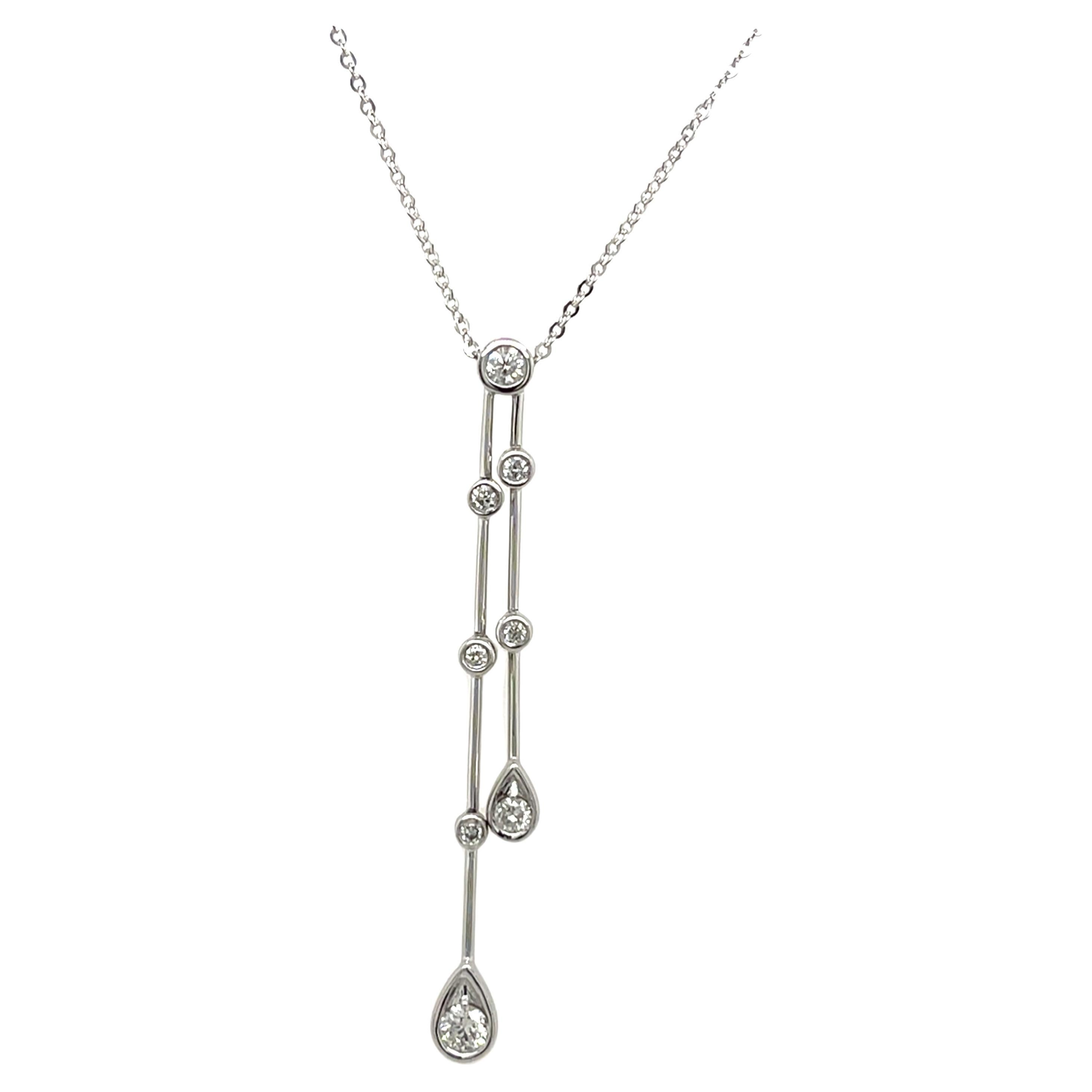 Elegante Colgante Gota De Diamantes En Oro Blanco De 18 Quilates