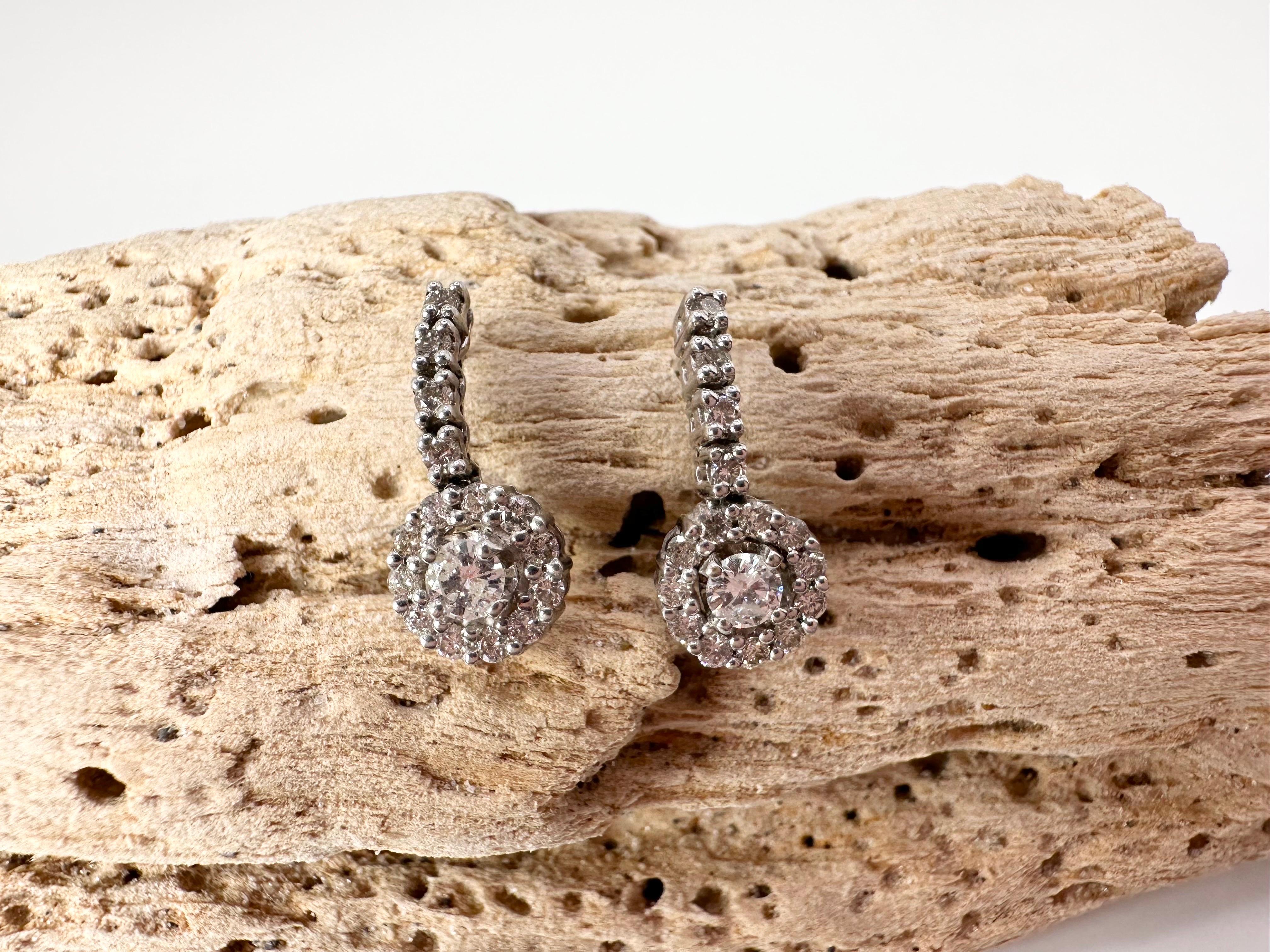 Women's or Men's Elegant Diamond Earrings 1.07 Carats 14 Karat White Gold on Sale! For Sale