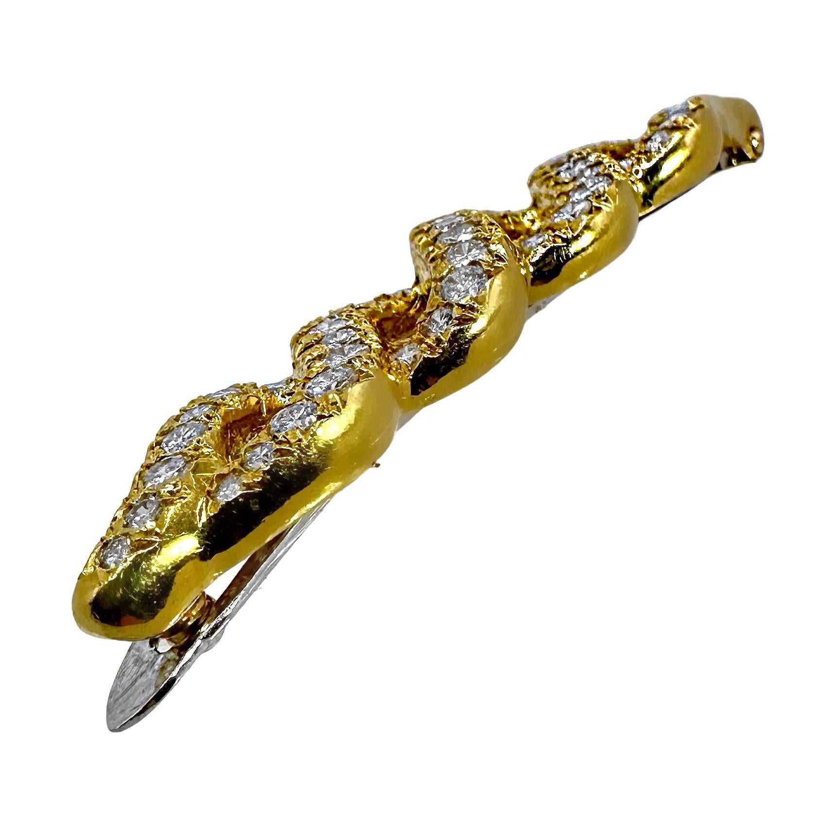 Elegant Diamond Encrusted French Van Cleef & Arpels Hair Barrette in Yellow Gold In Good Condition In Palm Beach, FL