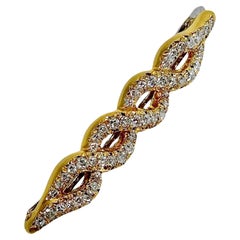 Elegant Diamond Encrusted French Van Cleef & Arpels Hair Barrette in Yellow Gold