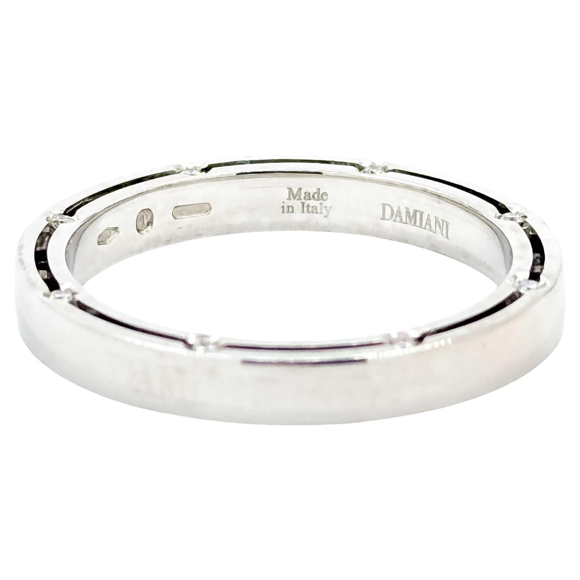 Elegant Diamond Fashion Ring in 18k White Gold For Sale