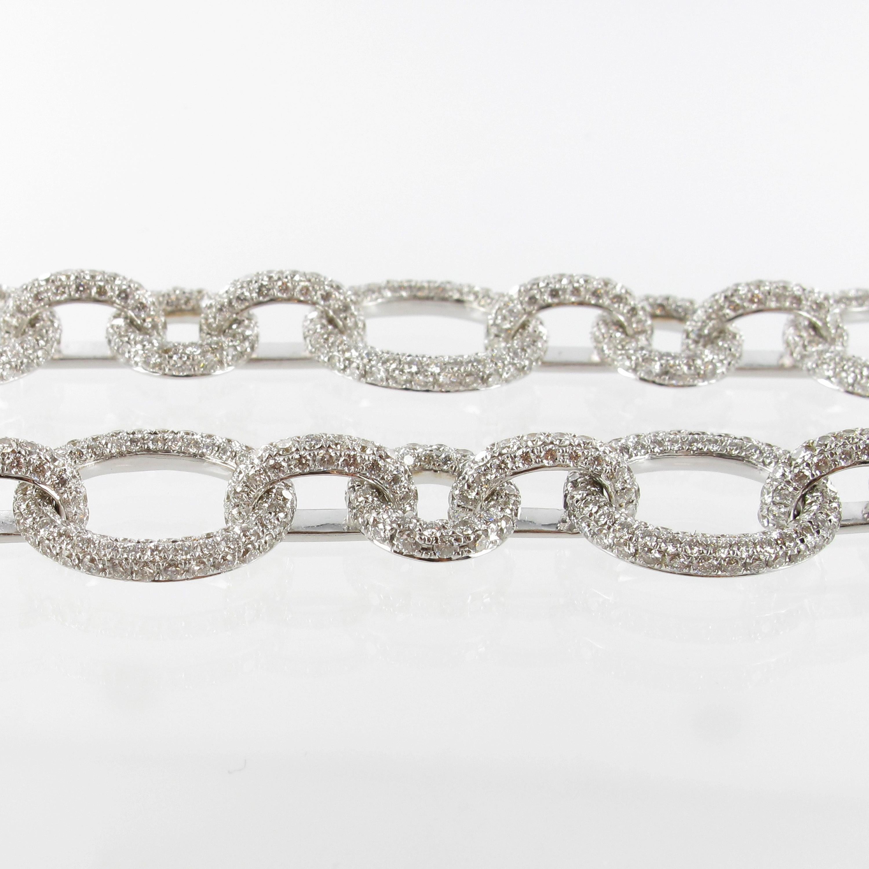 Taille brillant Collier à maillons élégant en or blanc et diamants en vente
