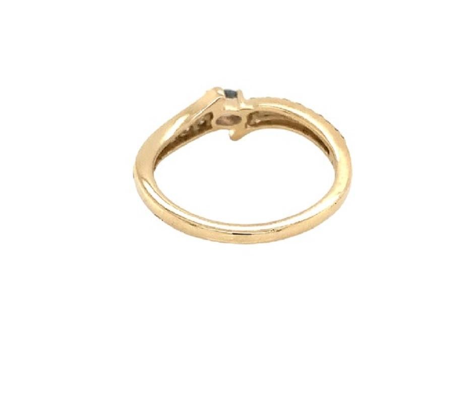 Oval Cut Elegant Diamond & Natural Brazillian Alexandrite 0.19 Carat Ring For Sale