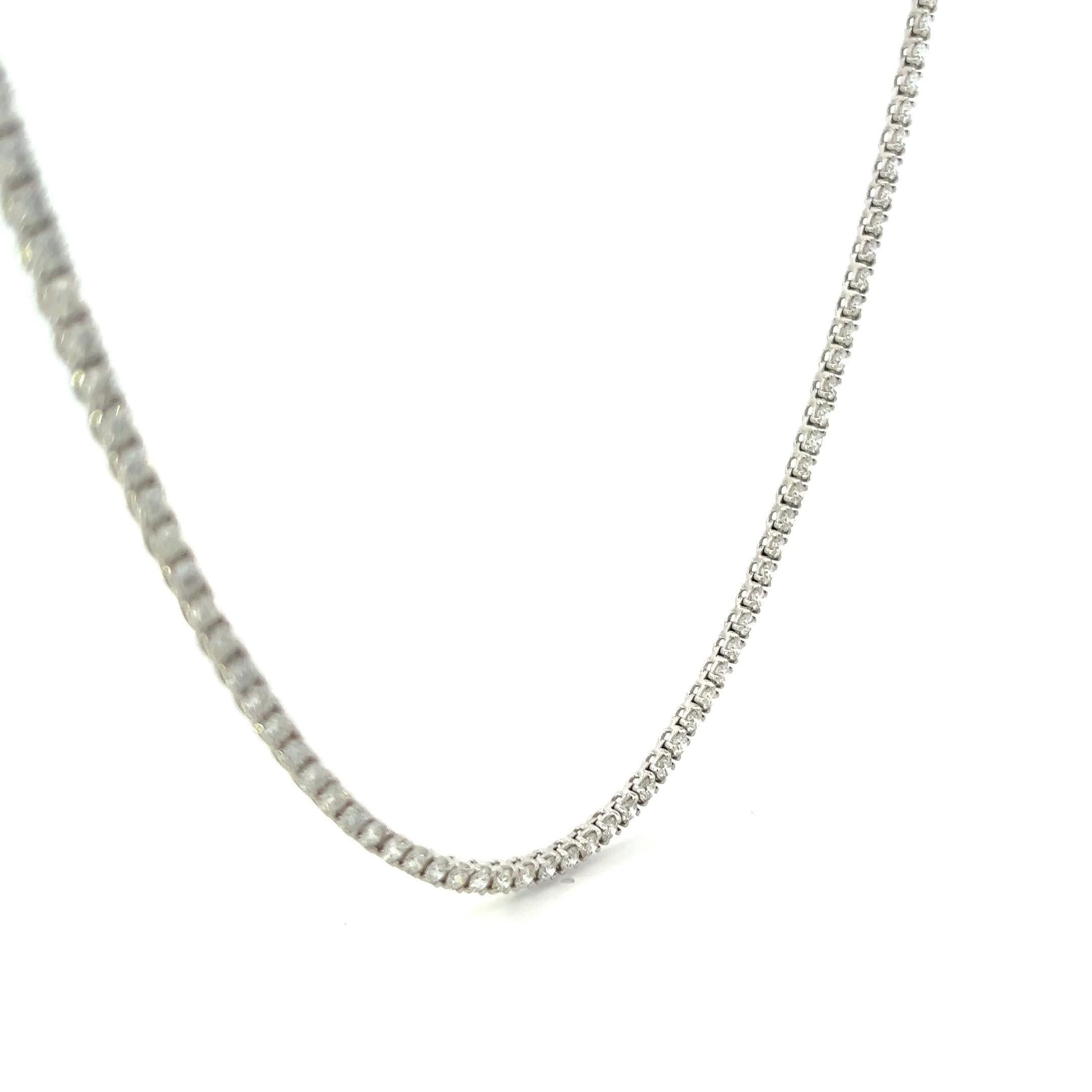Collier élégant en diamants naturels Neuf - En vente à Great Neck Plaza, NY