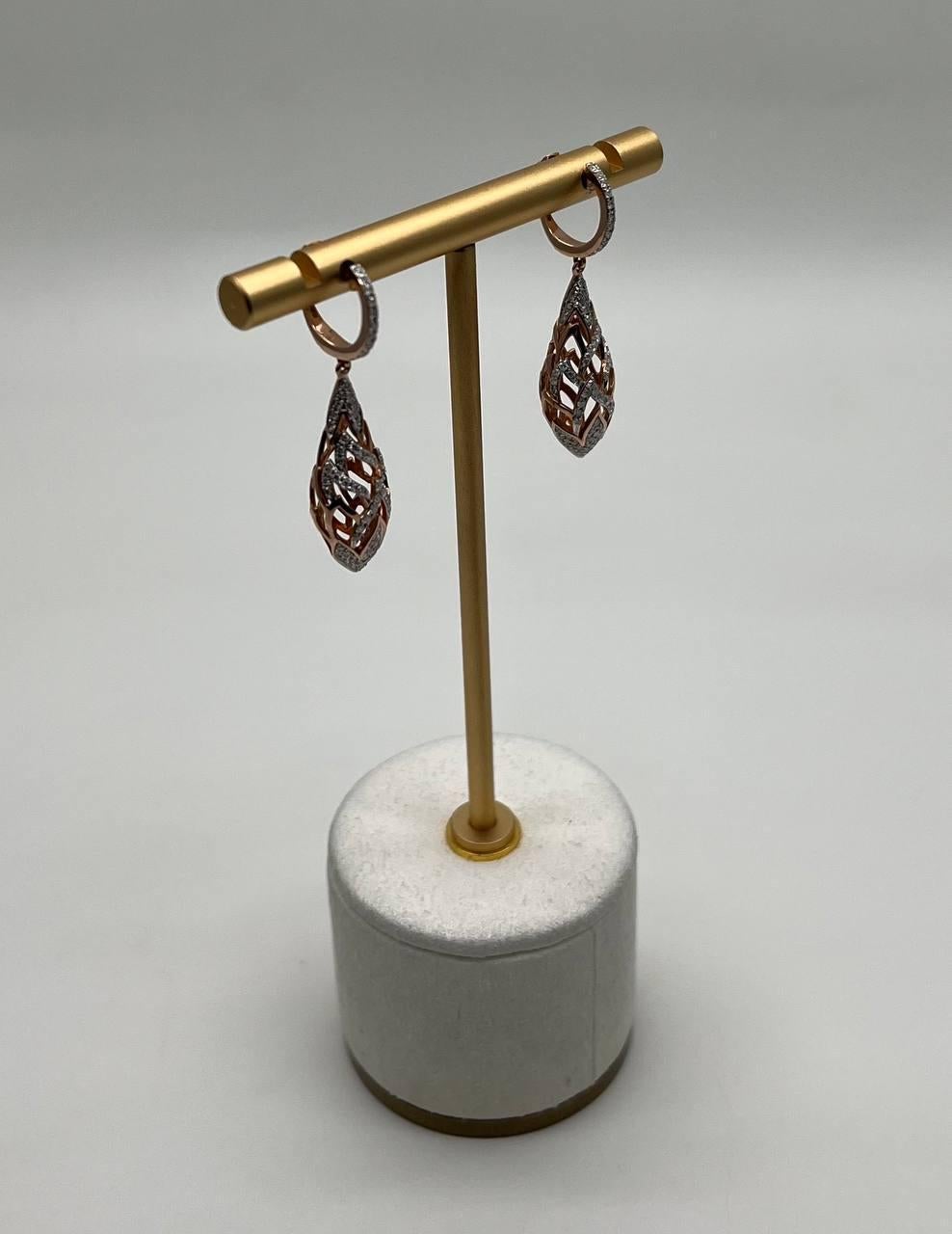 Moderne Elegant Diamond Pave Leaf Leaves Shell Motif Dangle Ears (Boucles d'oreilles pendantes) en or rose 14K en vente