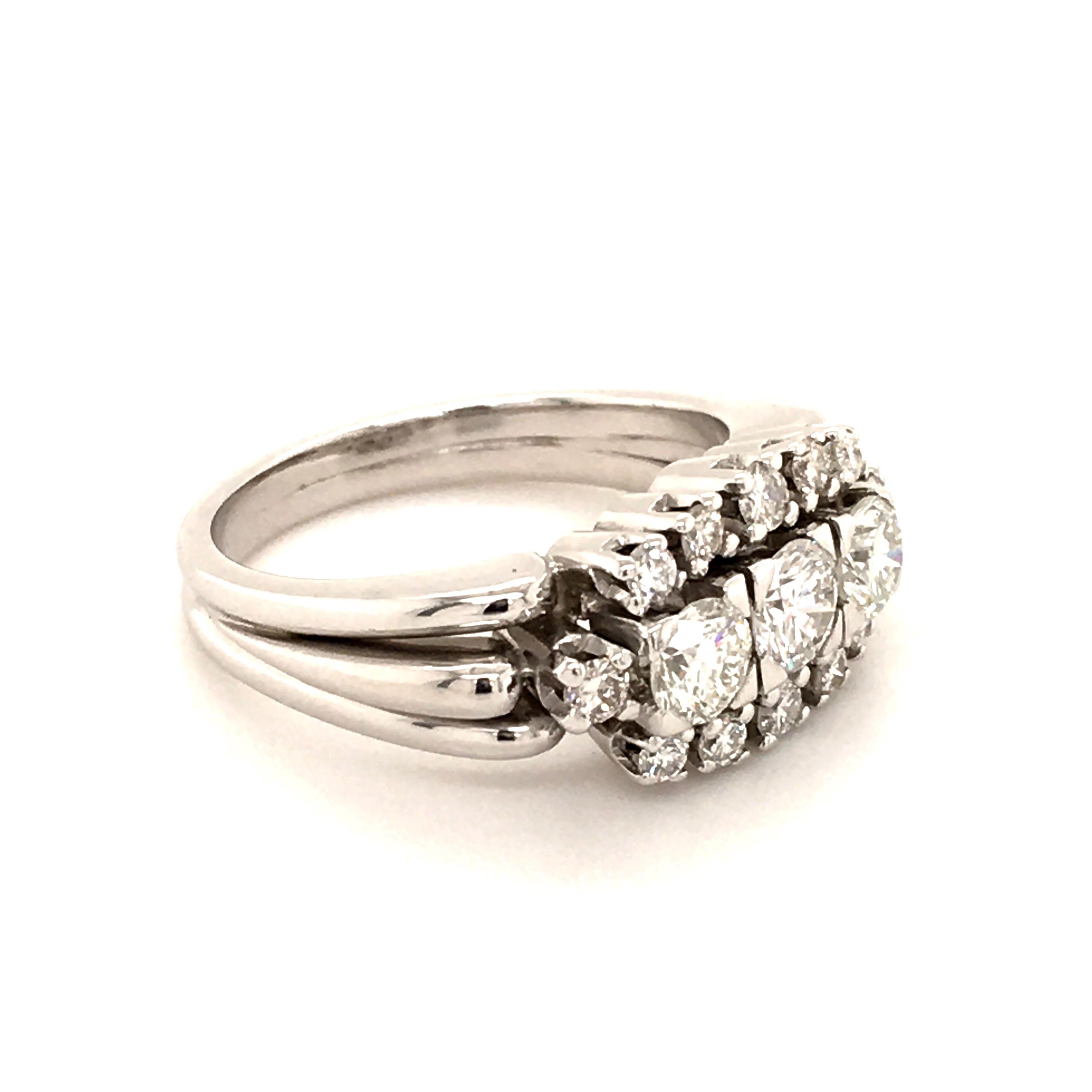 Contemporary Elegant Diamond Ring in 18 Karat White Gold For Sale