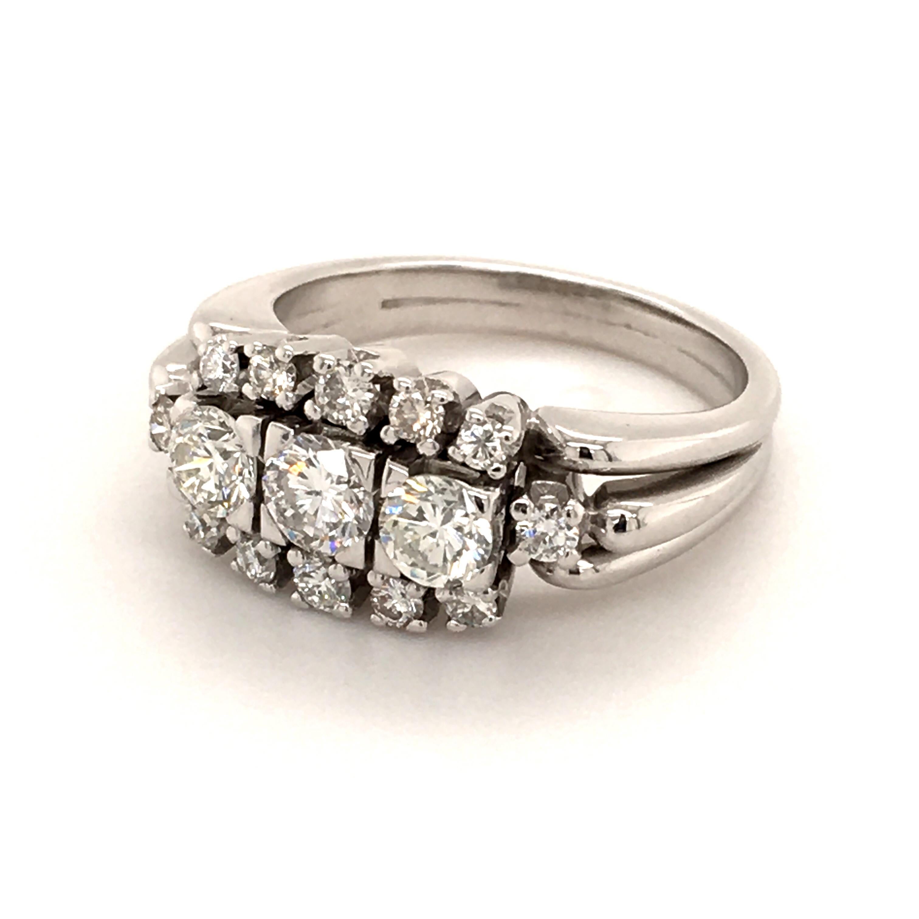 Brilliant Cut Elegant Diamond Ring in 18 Karat White Gold For Sale