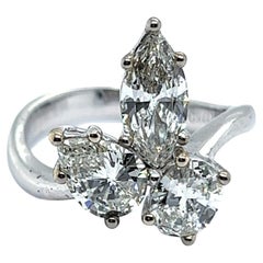 Vintage Elegant Diamond Ring in 18 Karat White Gold