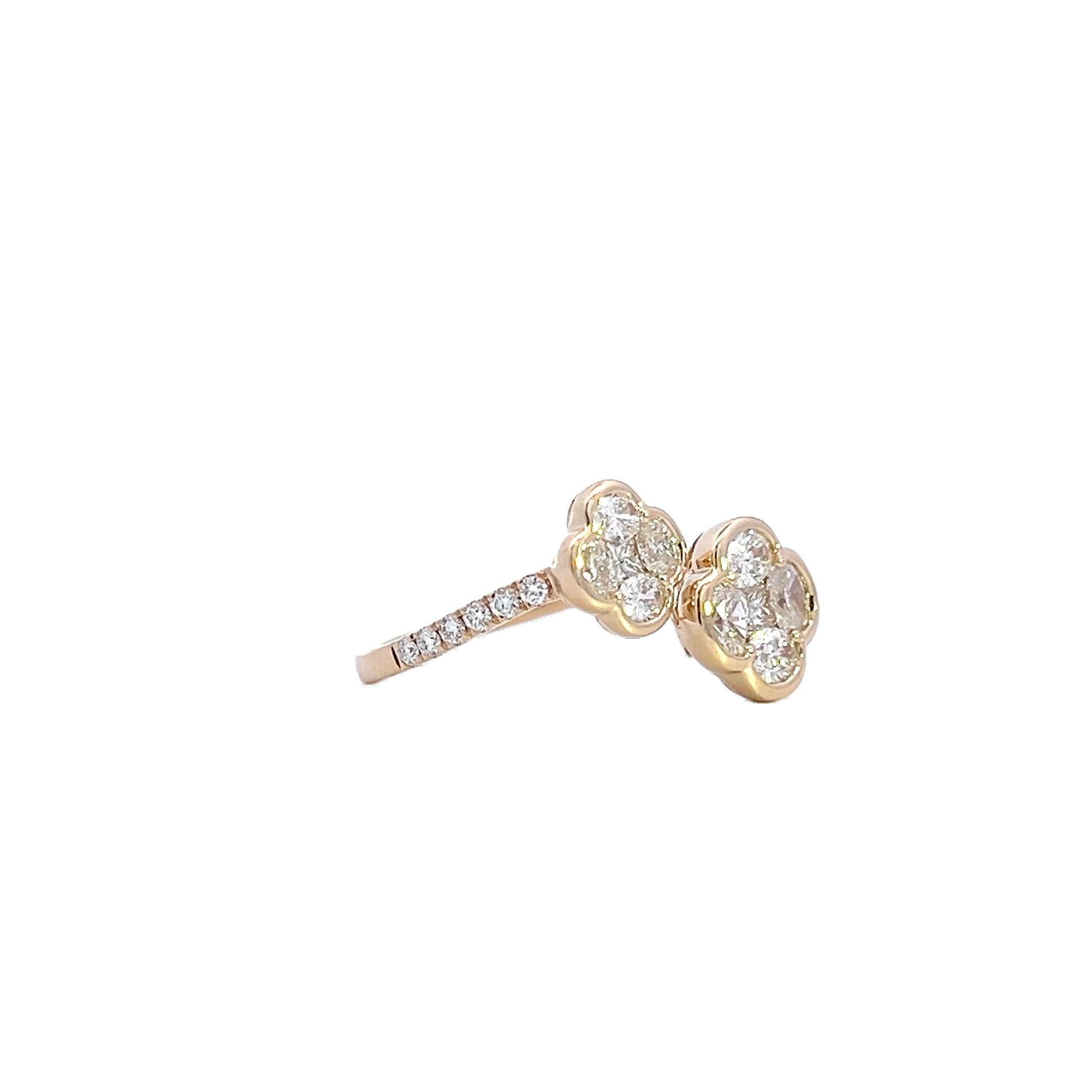 Questi squisiti anelli presentano uno splendido disegno floreale ornato da diamanti scintillanti. Realizzati con precisione, trasudano eleganza e raffinatezza e sono l'accessorio perfetto per ogni occasione speciale.