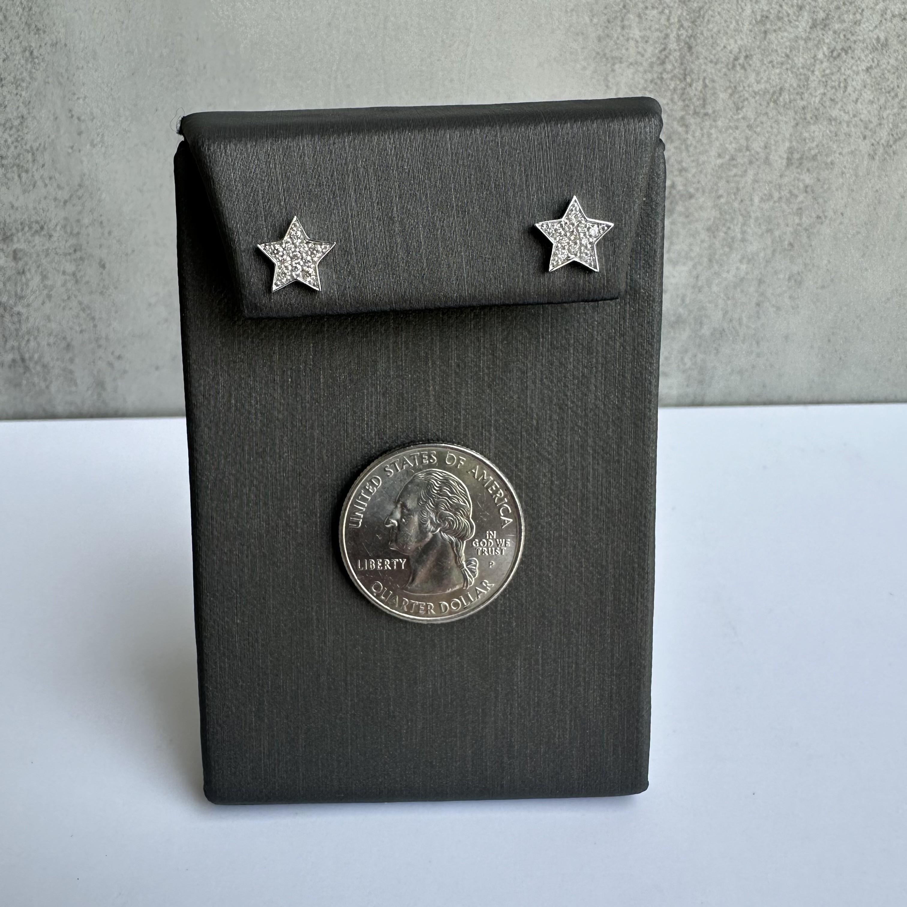 Elegant Diamond Star Earrings in 10kt White Gold - 0.20ctw Natural Diamonds, New In New Condition For Sale In West Hempstead, NY