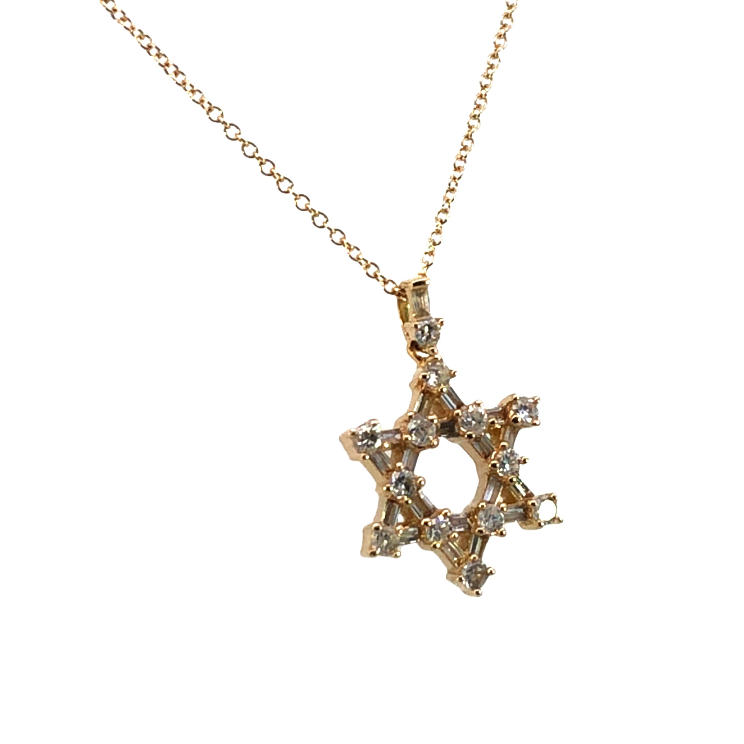Moderno Elegante collana con ciondolo a forma di stella di David in oro giallo 14 ct. in vendita