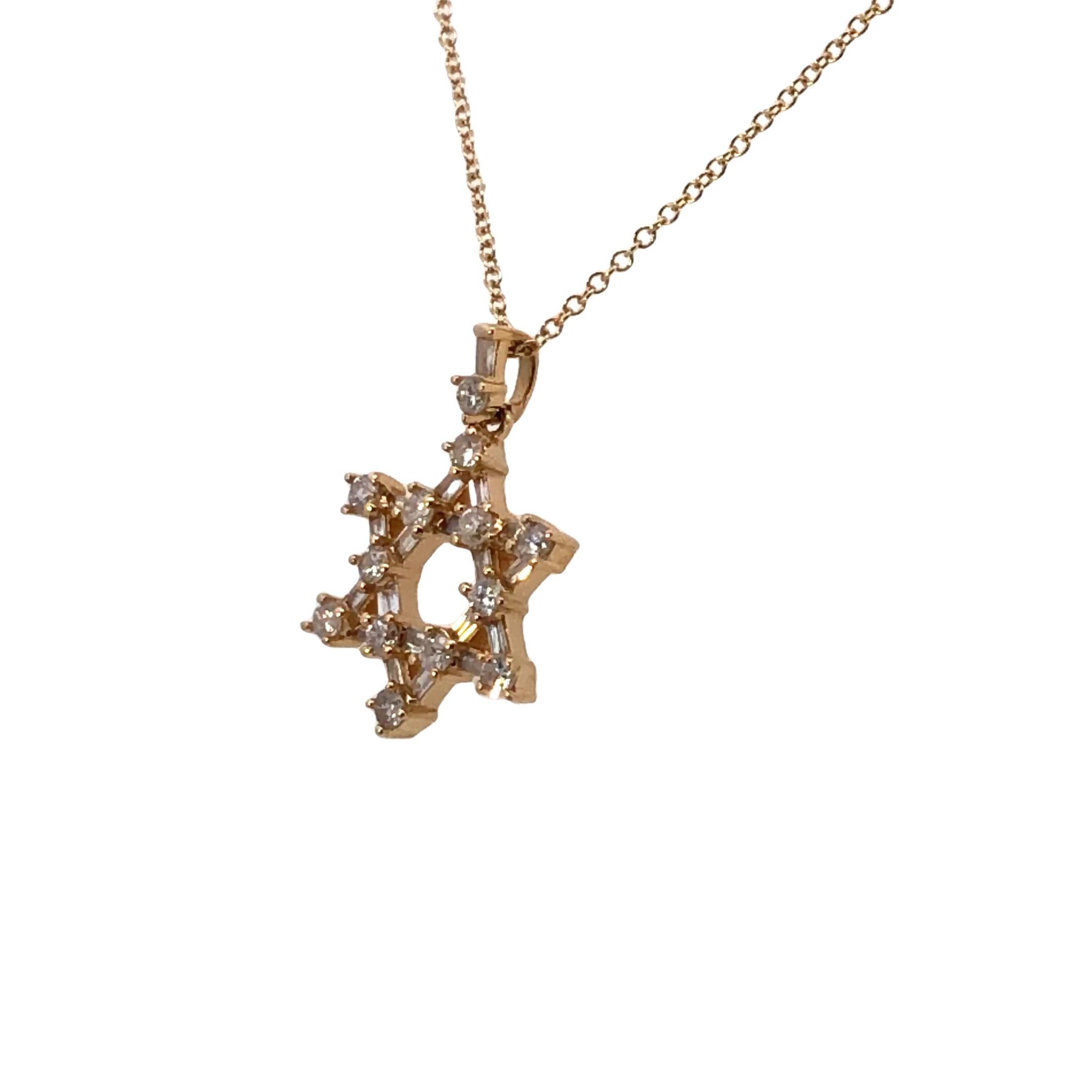 Taglio rotondo Elegante collana con ciondolo a forma di stella di David in oro giallo 14 ct. in vendita