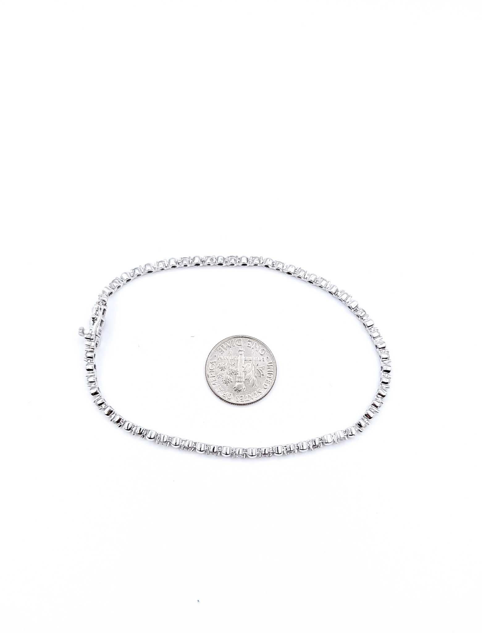 Bracciale Tennis Eleg con diamanti in oro bianco 14 carati in vendita 5