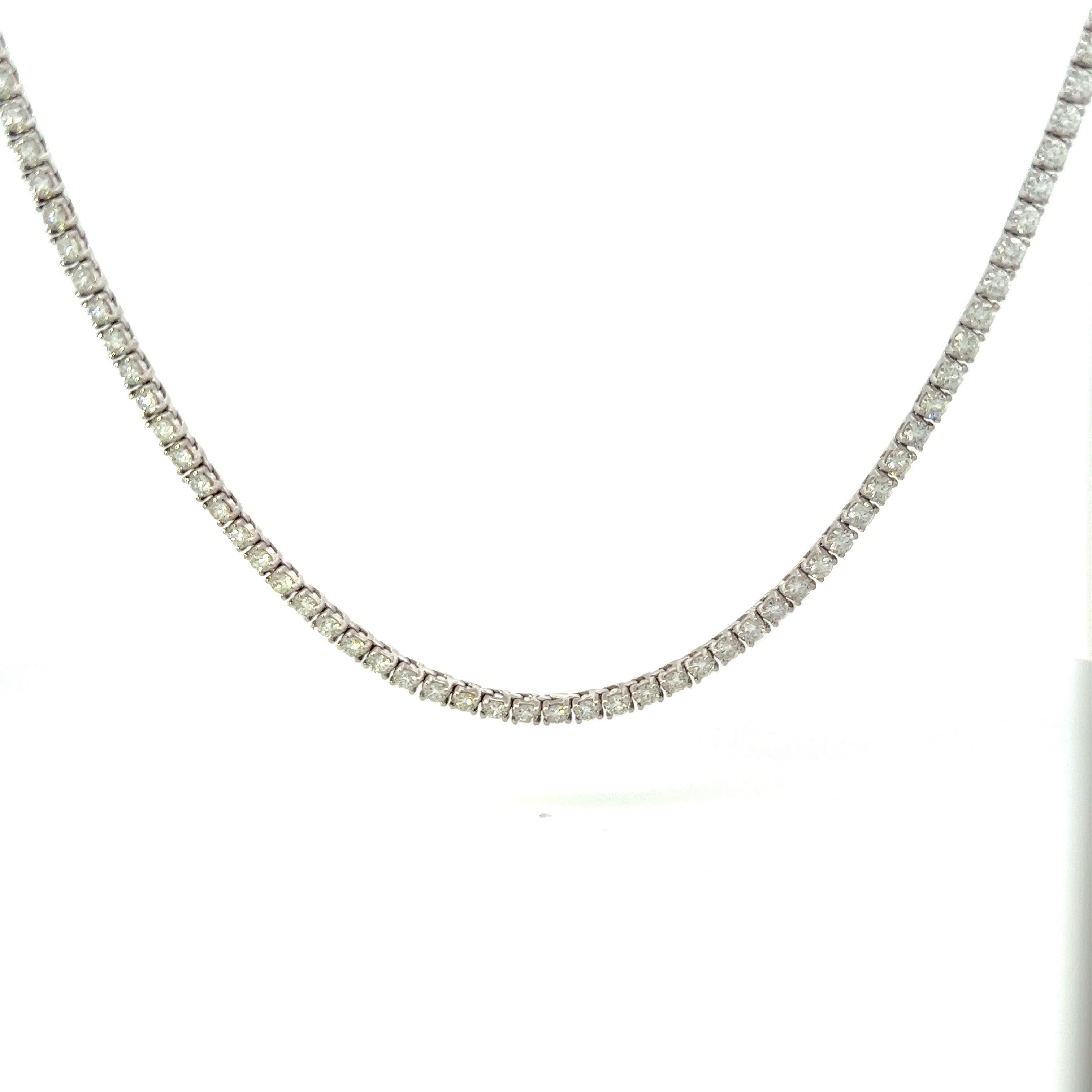 Elegant Natural Diamond Tennis Necklace In New Condition For Sale In Great Neck Plaza, NY