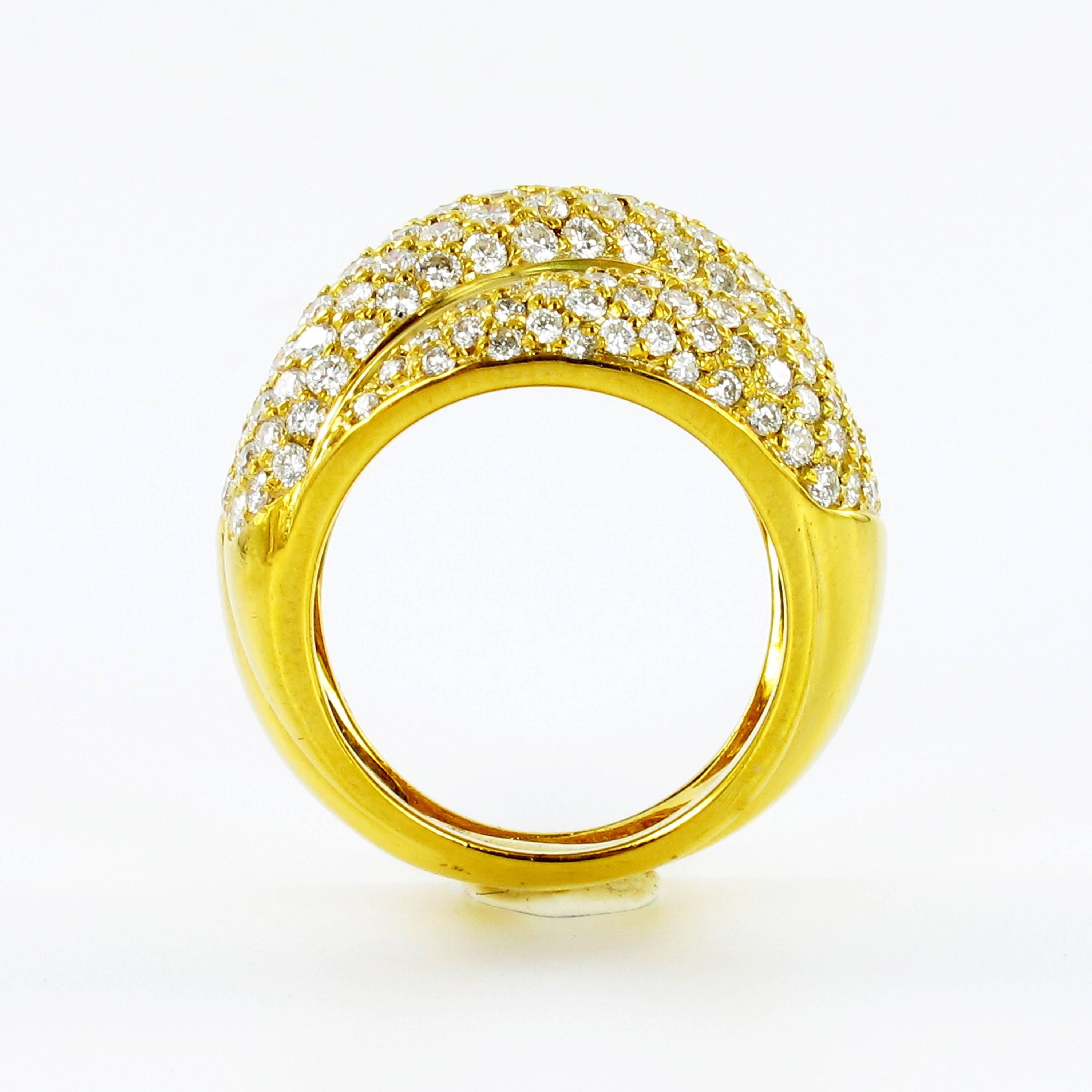 Women's or Men's Elegant Diamond Yellow Gold Ring