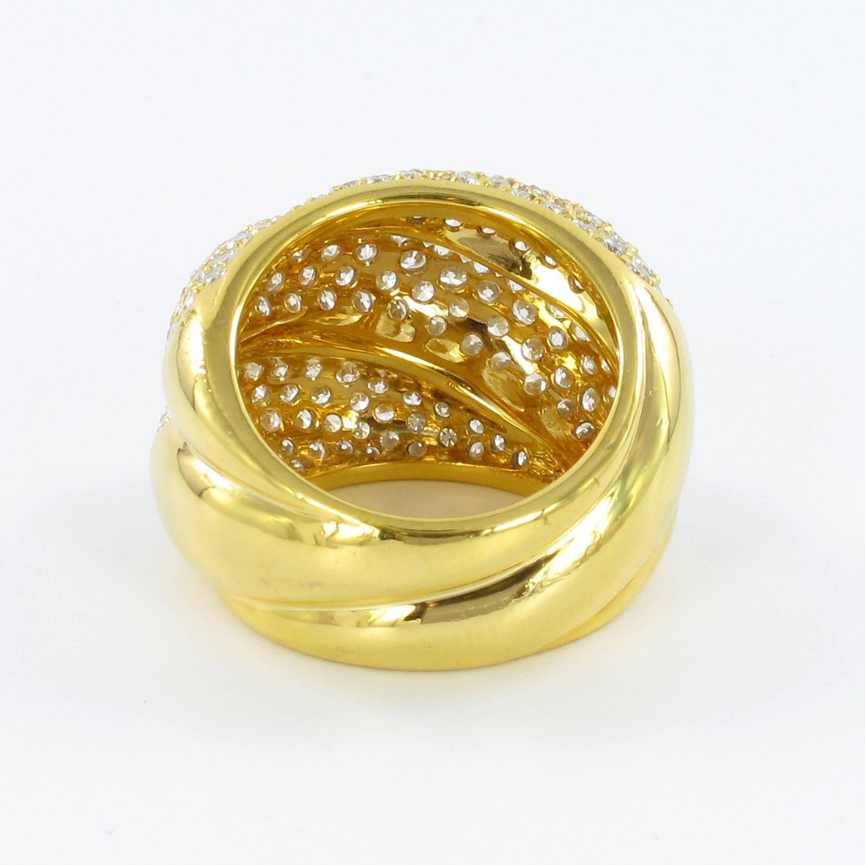 Elegant Diamond Yellow Gold Ring 1