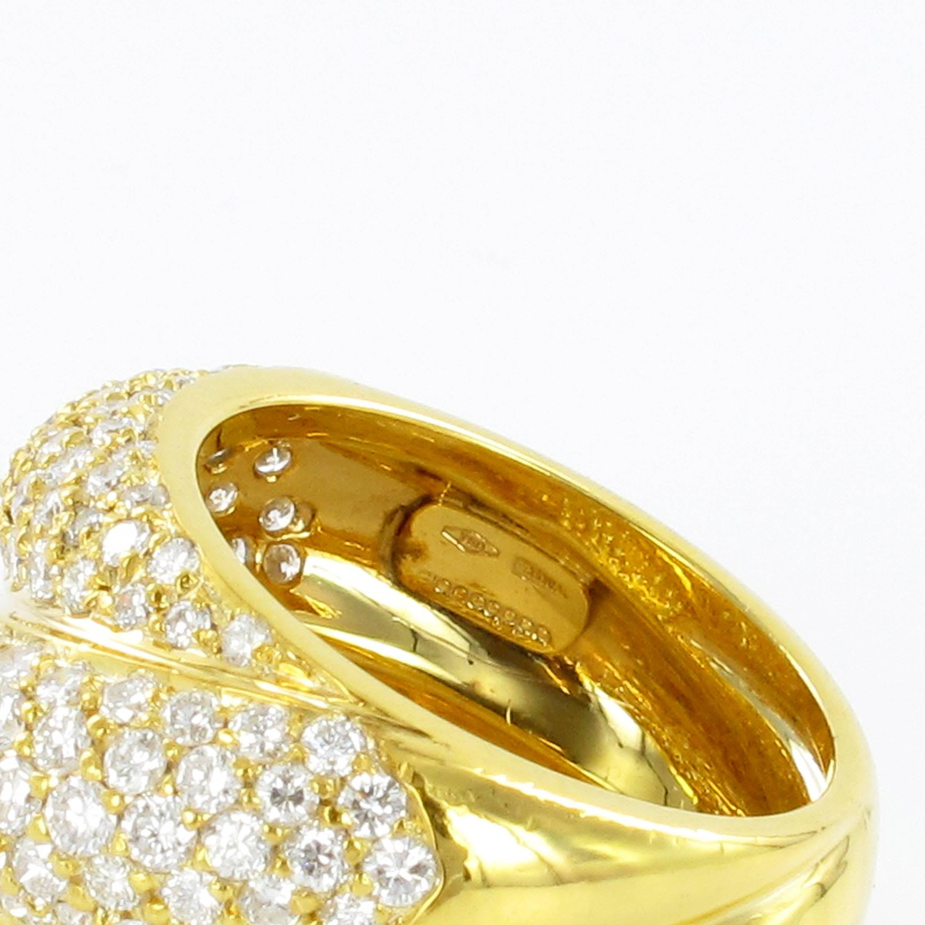 Elegant Diamond Yellow Gold Ring 2