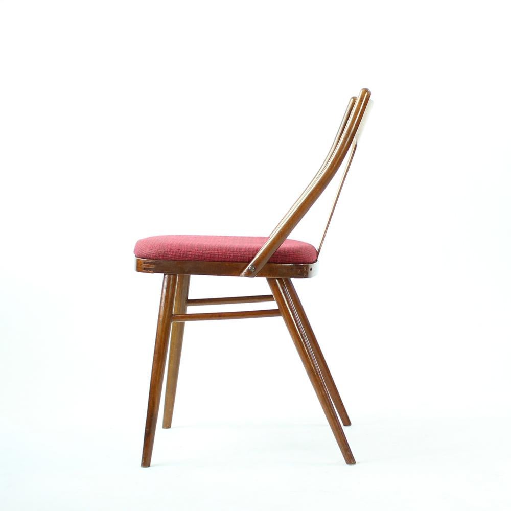 Late 20th Century Elegant Dining Chairs In Wood And Pink Upholstery, Czechoslovakia 1960s, Set Of For Sale