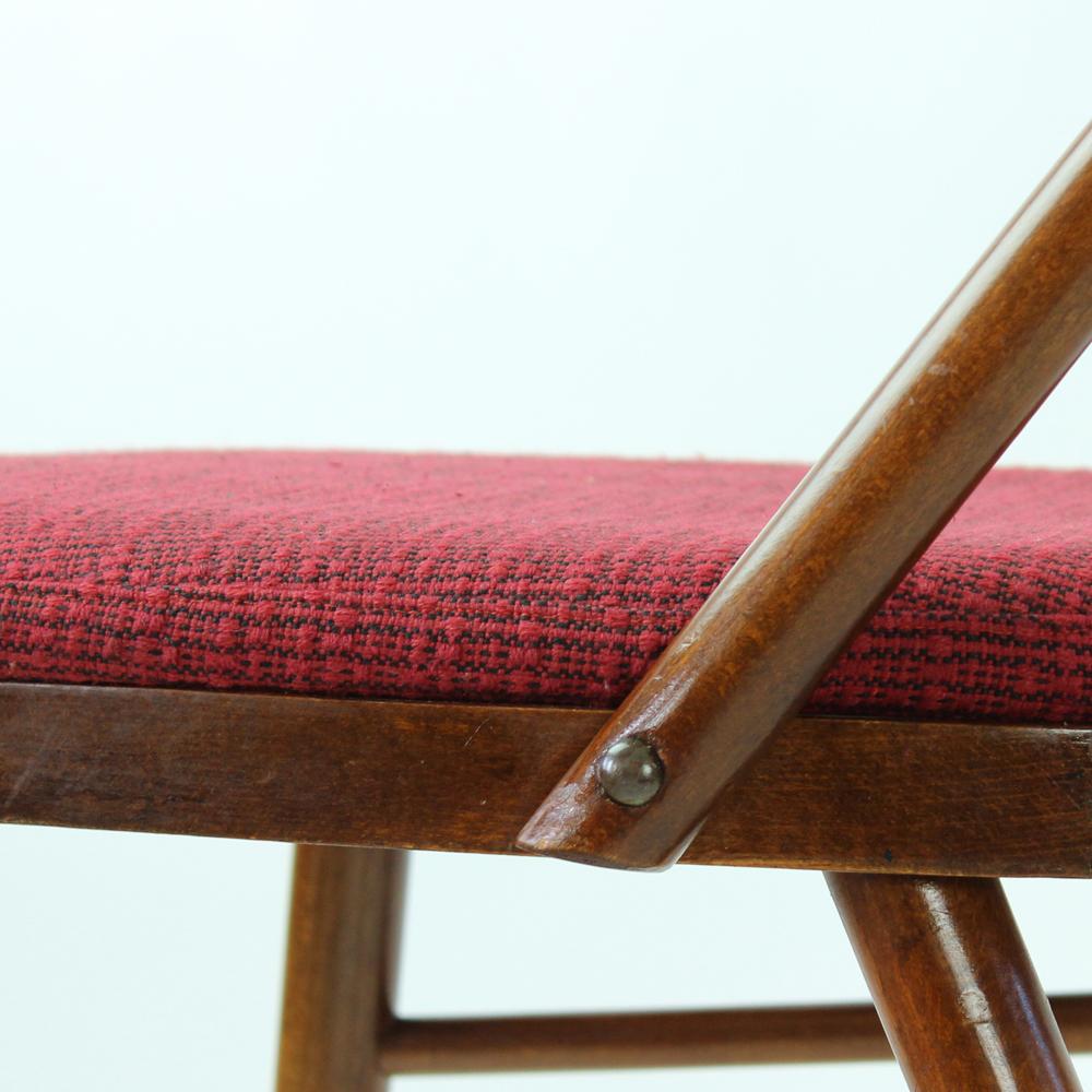 Elegant Dining Chairs In Wood And Pink Upholstery, Czechoslovakia 1960s, Set Of For Sale 1