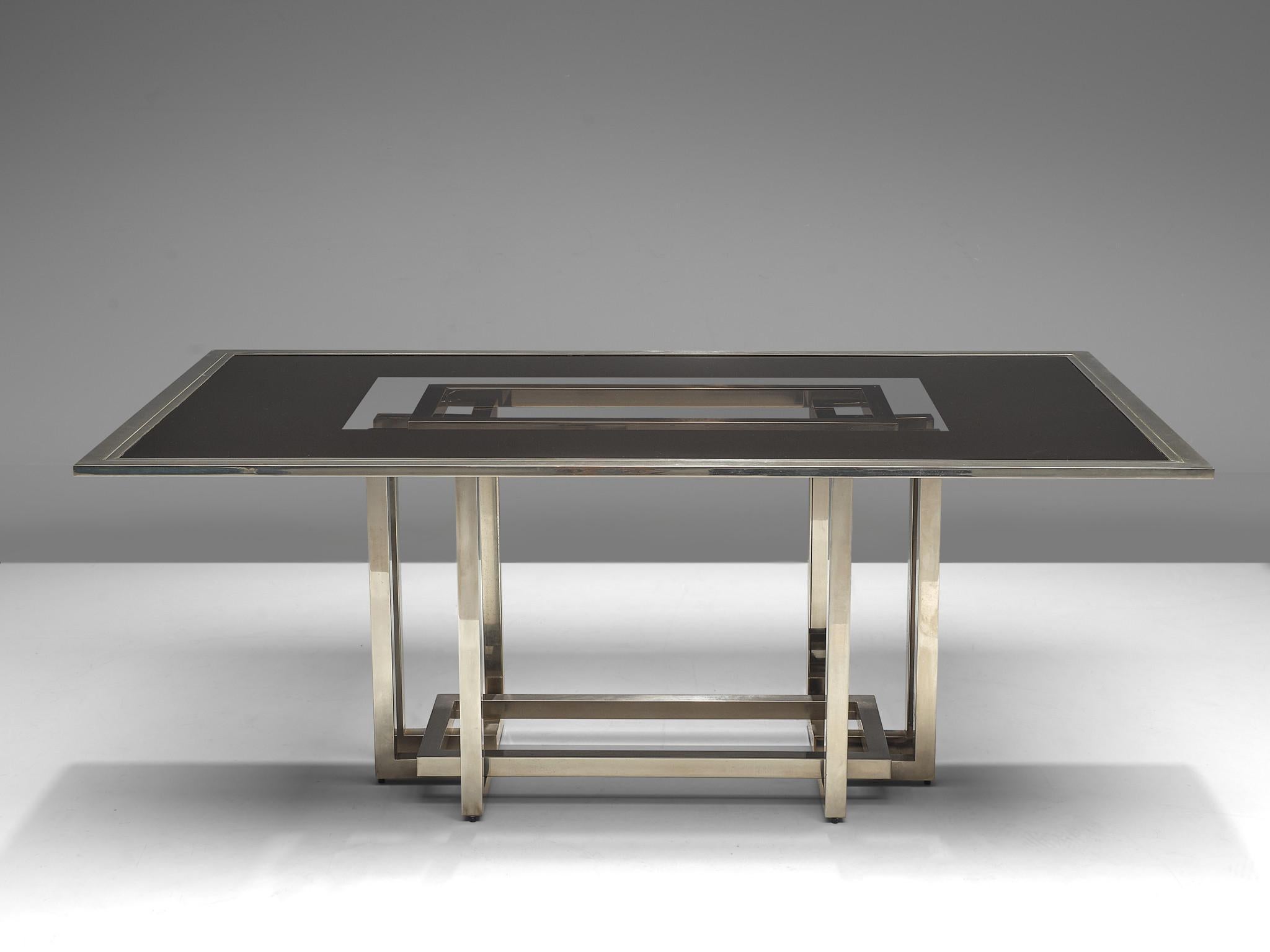 Late 20th Century Elegant Dining Table with Sculptural Frame 