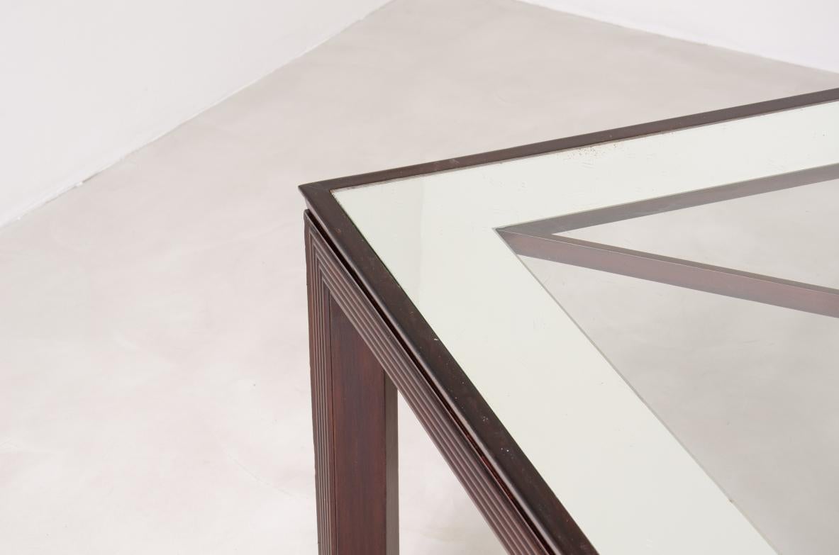 Elegant dining table with mirrored glass top In Excellent Condition For Sale In Milano, IT