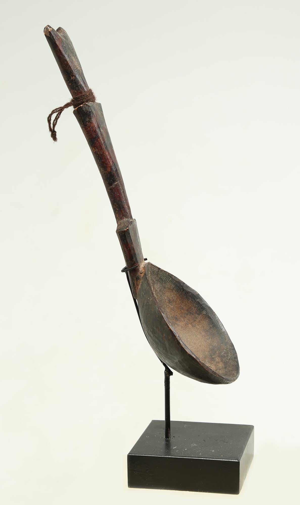 Tribal Elegant Dinka Spoon with Geometric Handle, South Sudan Africa Early 20th Century