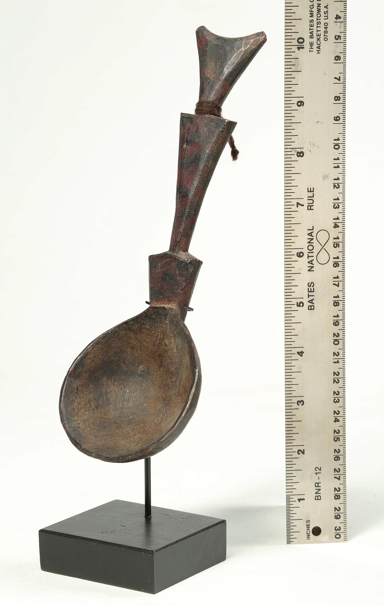Elegant Dinka Spoon with Geometric Handle, South Sudan Africa Early 20th Century 1