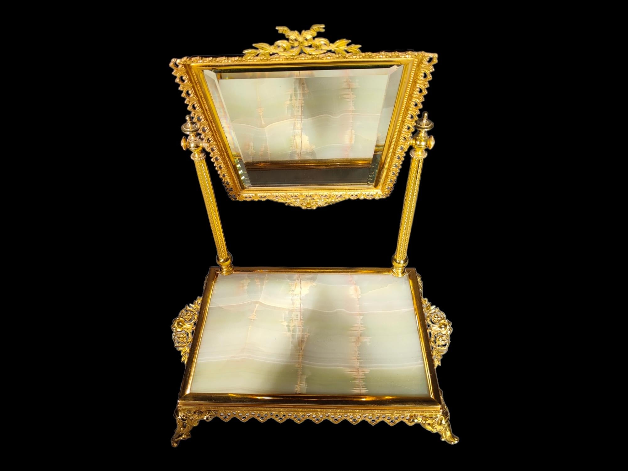 Table de coiffeuse élégante avec miroir de table 19ème siècle en vente 2