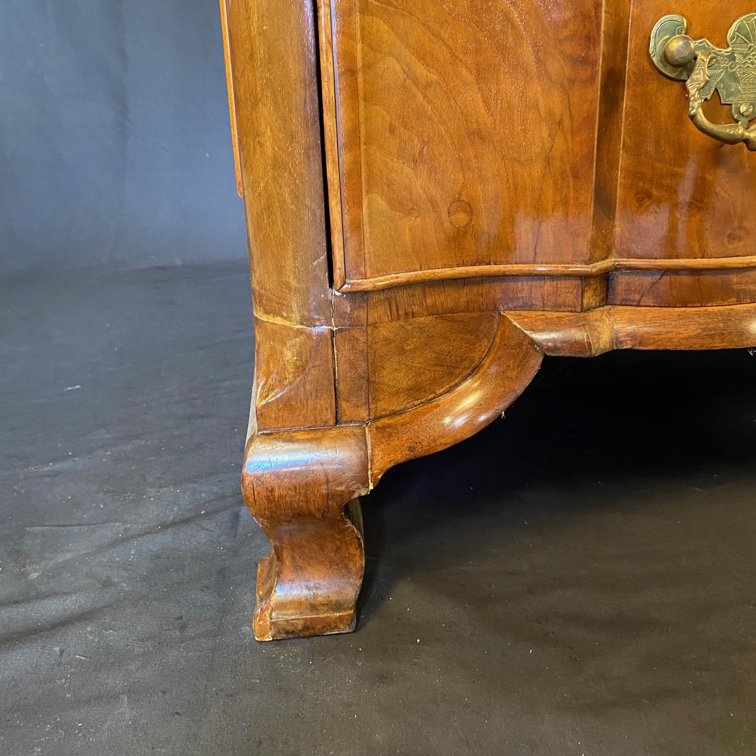 19th Century Elegant Dutch Rococo Walnut Commode or Chest of Drawers with Secret Drawer For Sale